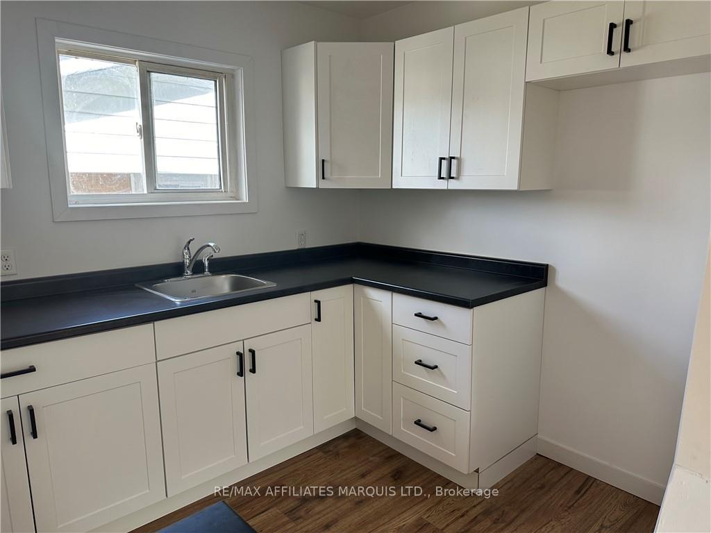 Photo 6 of 731 Gloucester Street N, Cornwall — HOMEH