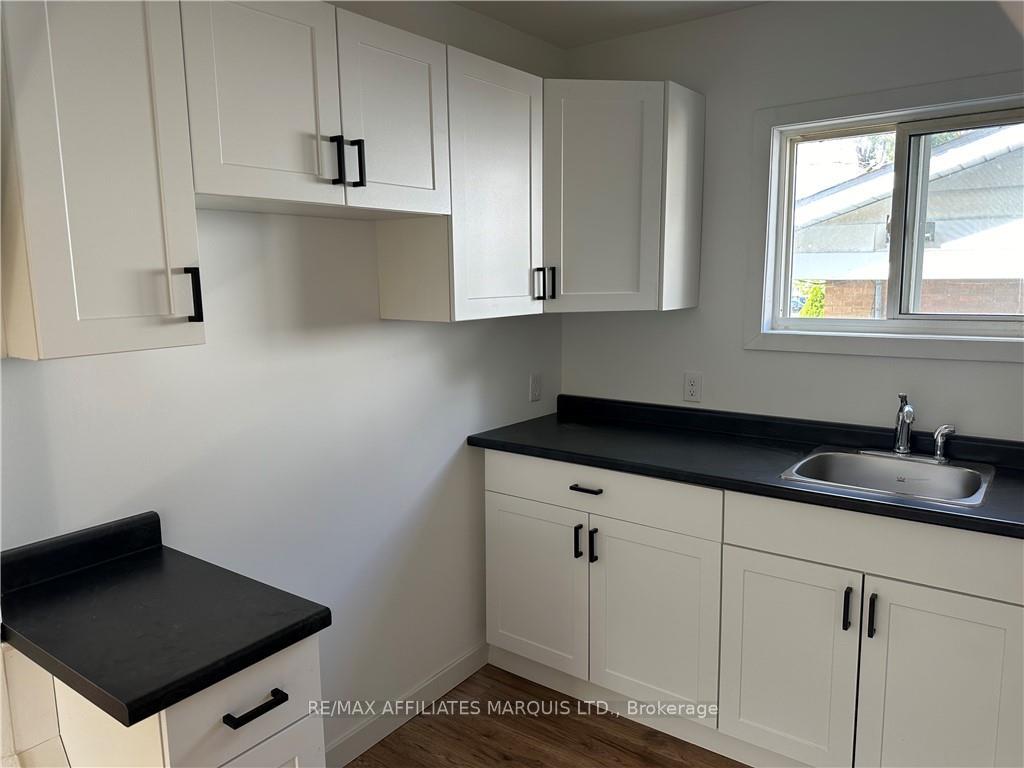 Photo 7 of 731 Gloucester Street N, Cornwall — HOMEH