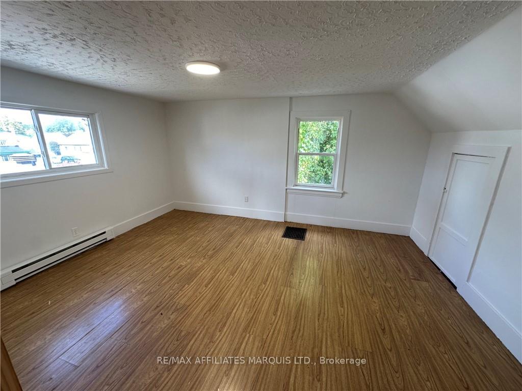 Photo 13 of 731 Gloucester Street N, Cornwall — HOMEH