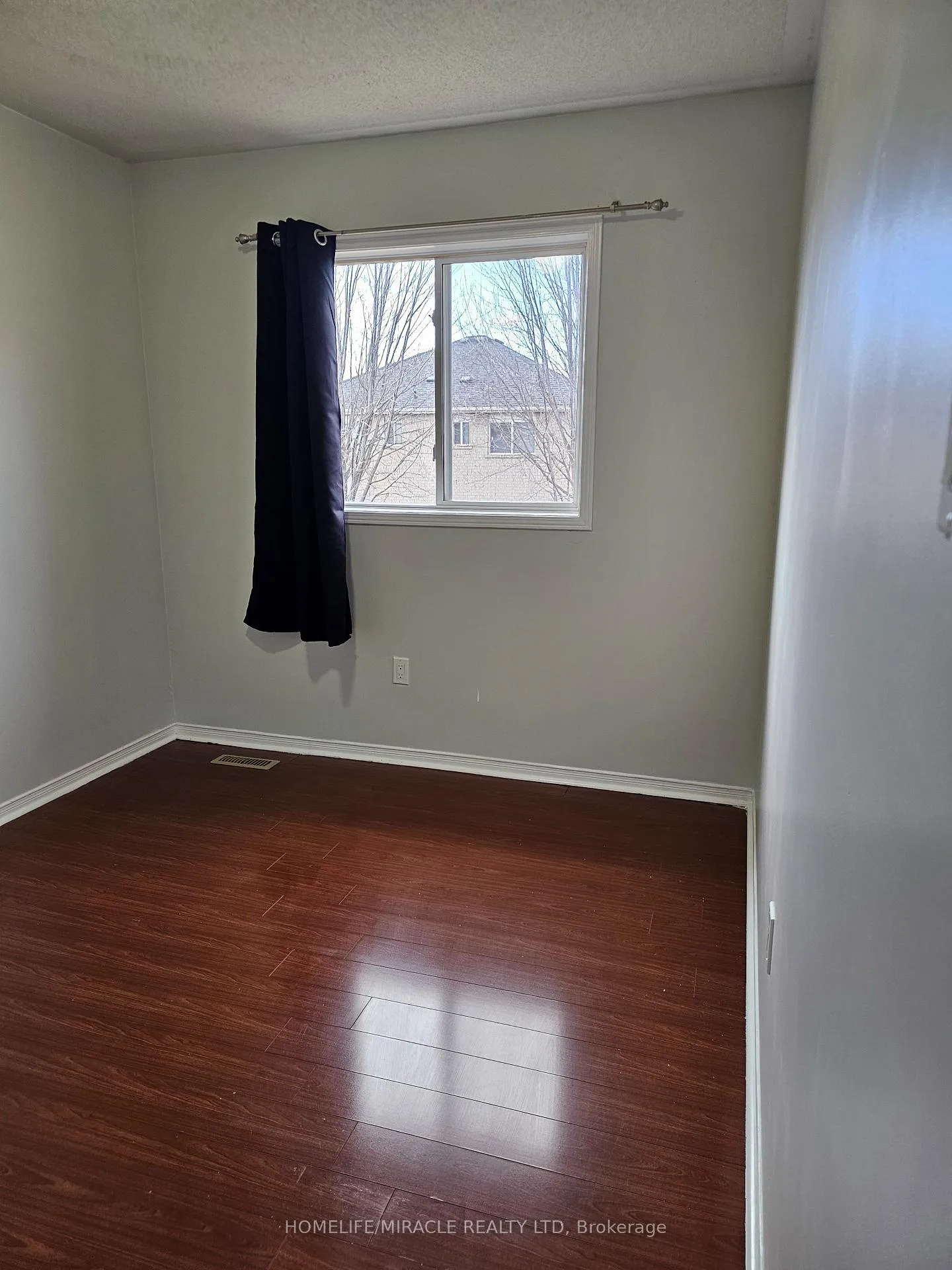 Photo 16 of 20 Whiteface Crescent, Brampton, Fletcher's Meadow — HOMEH
