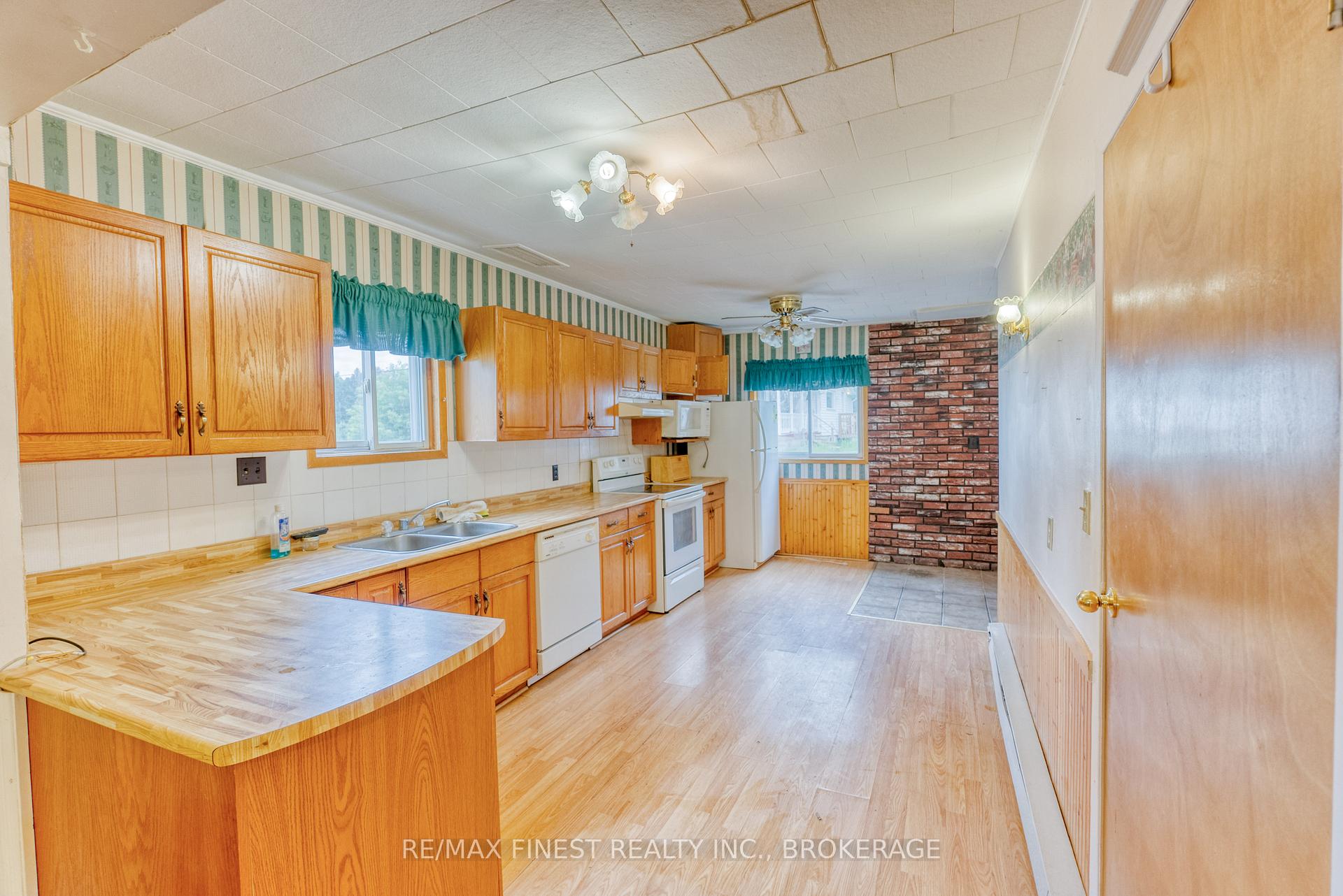 Photo 6 of 1039 Brock Road, Frontenac, Frontenac Centre — HOMEH