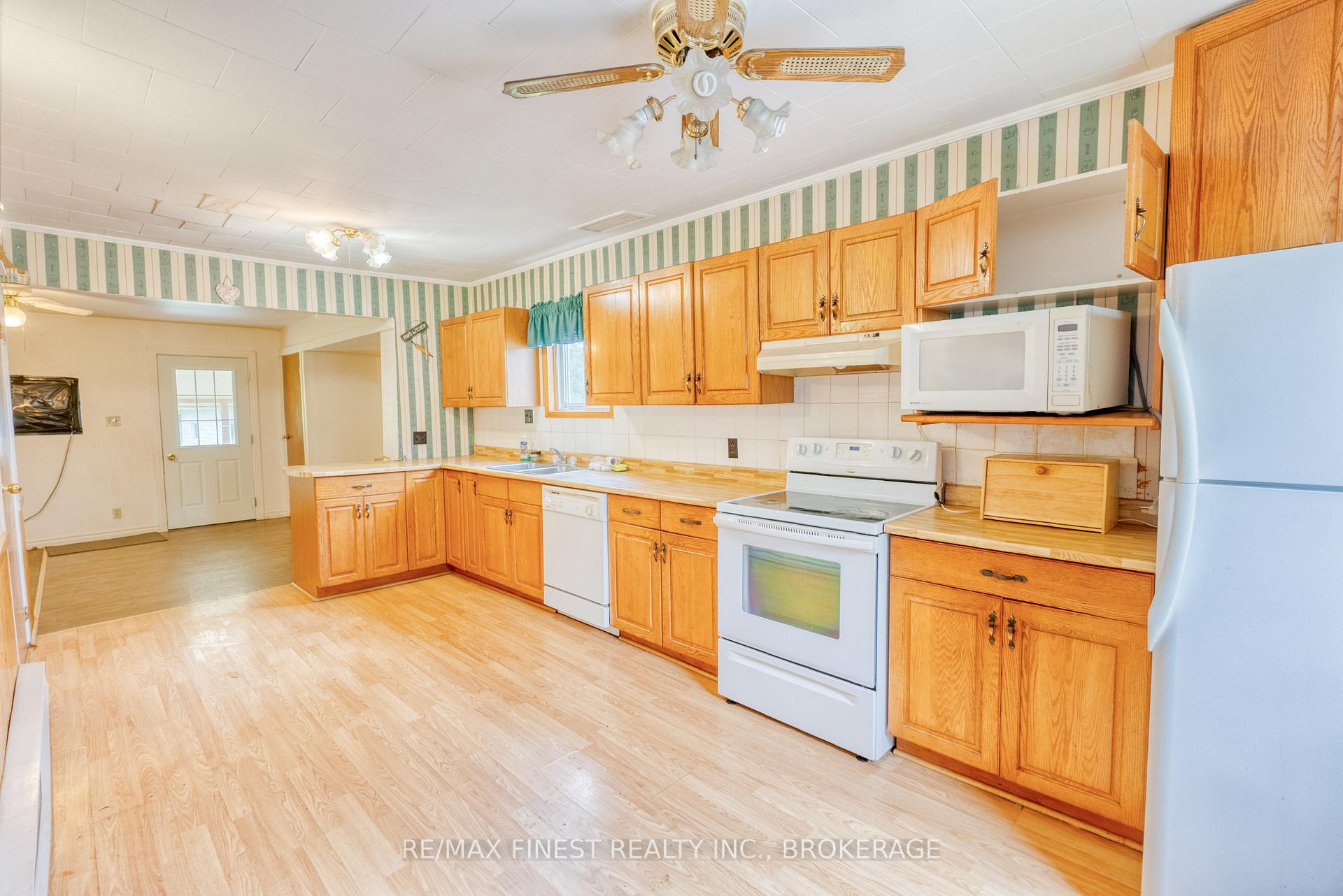 Photo 8 of 1039 Brock Road, Frontenac, Frontenac Centre — HOMEH