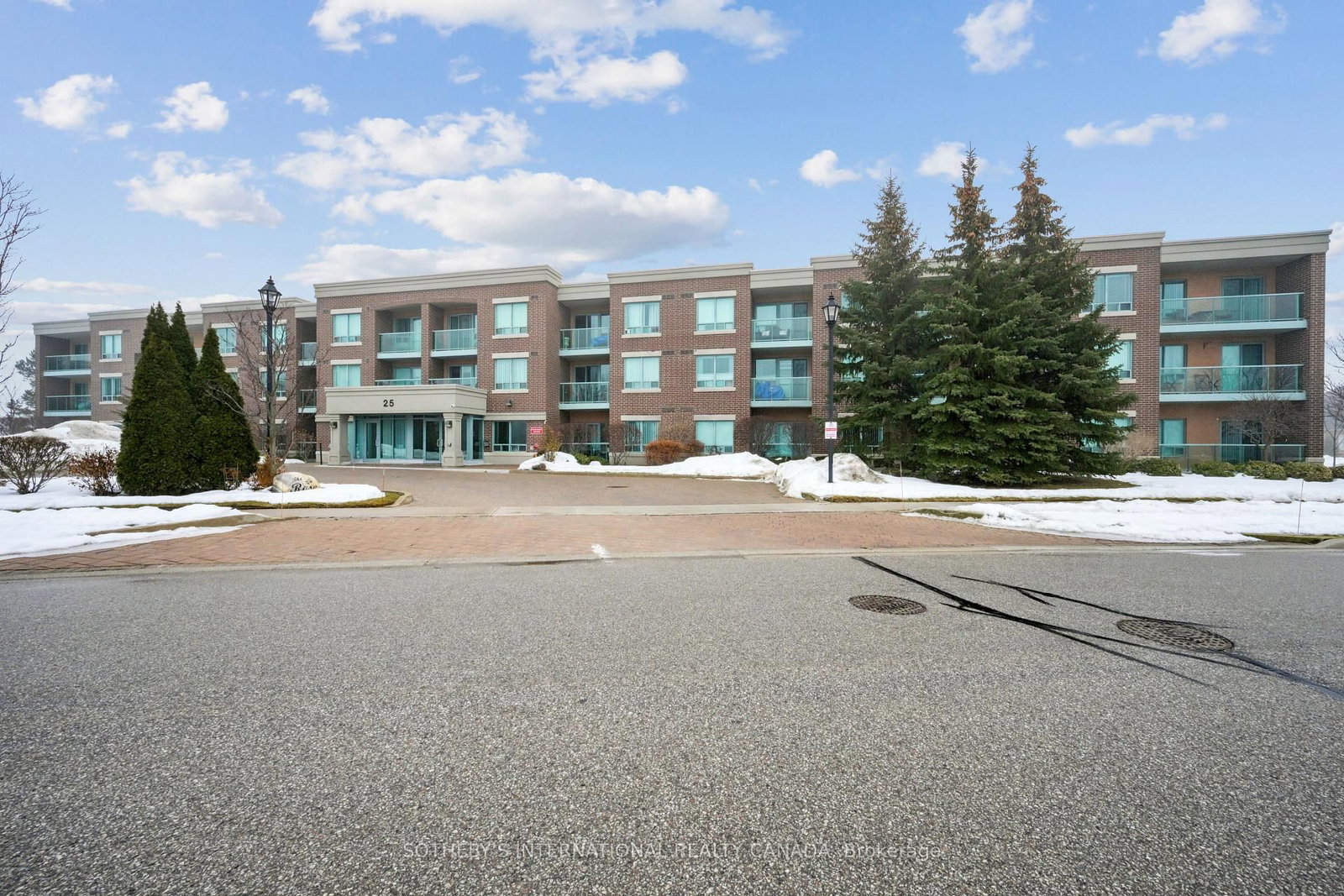 Photo 2 of Unit 112, 25 Via Rosedale, Brampton, Sandringham-Wellington — HOMEH