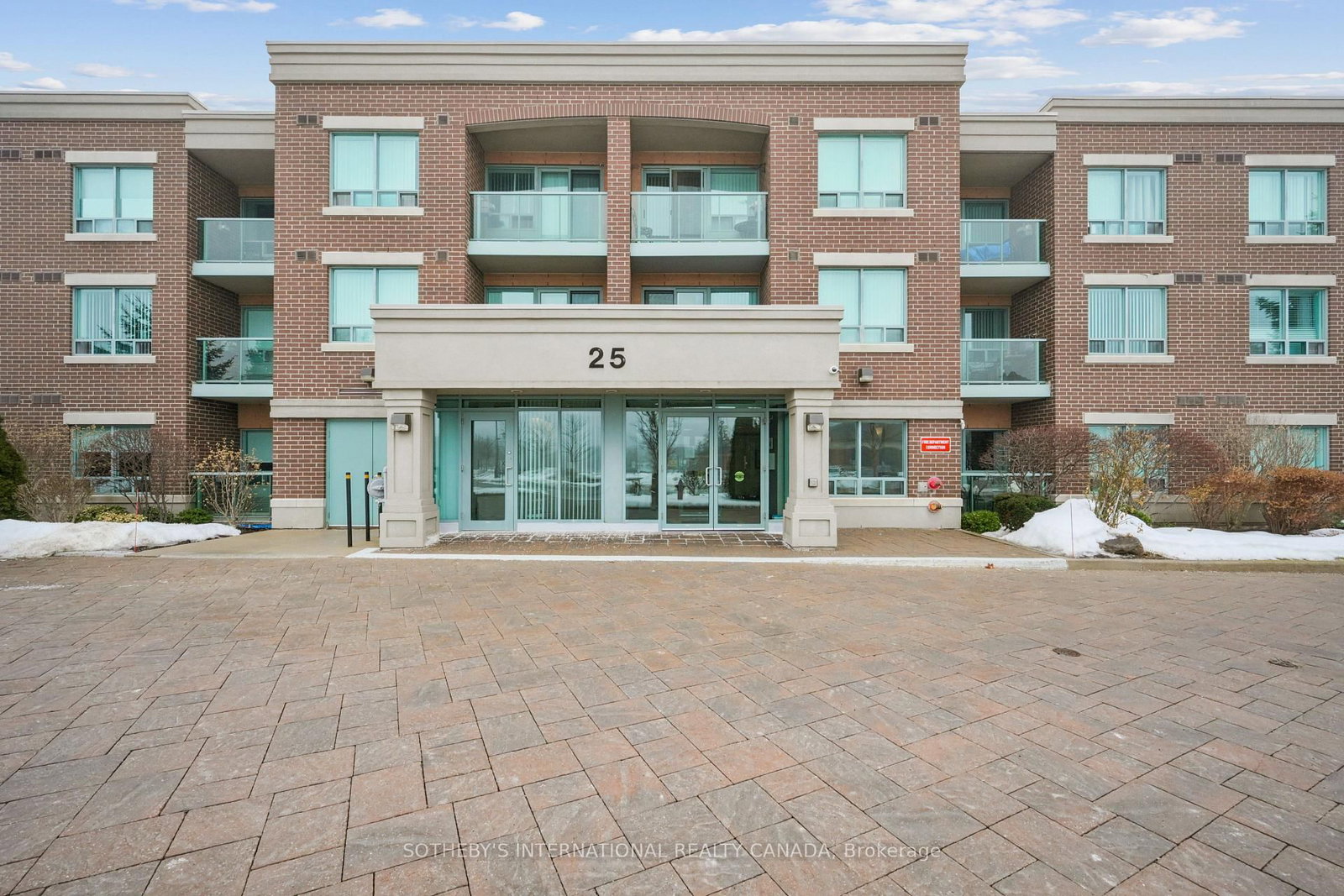 Photo 4 of Unit 112, 25 Via Rosedale, Brampton, Sandringham-Wellington — HOMEH