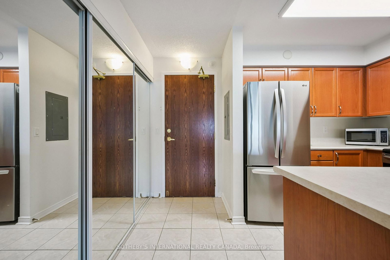 Photo 7 of Unit 112, 25 Via Rosedale, Brampton, Sandringham-Wellington — HOMEH
