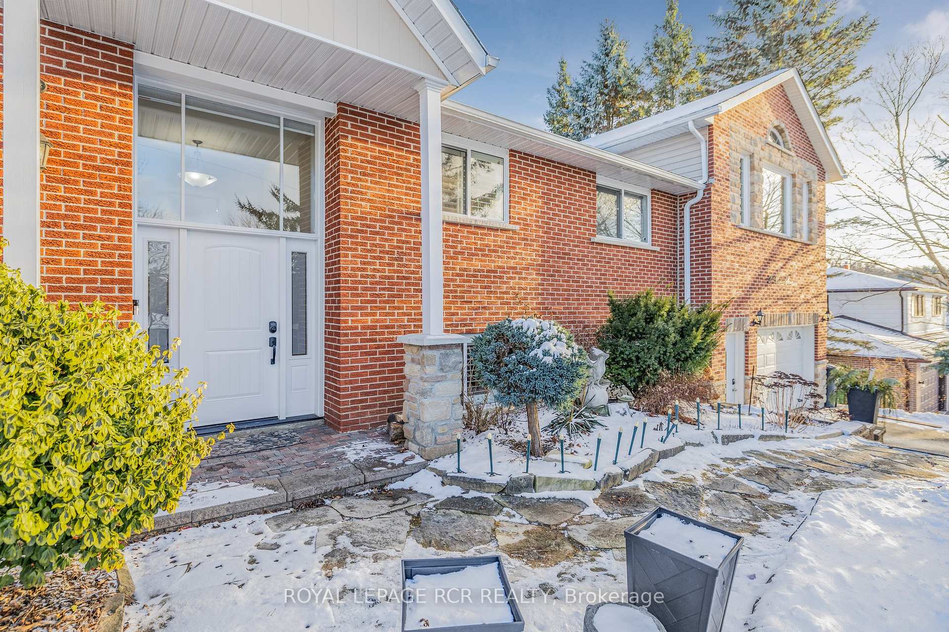 Photo 4 of 20 Marion Street, Caledon, Caledon East — HOMEH