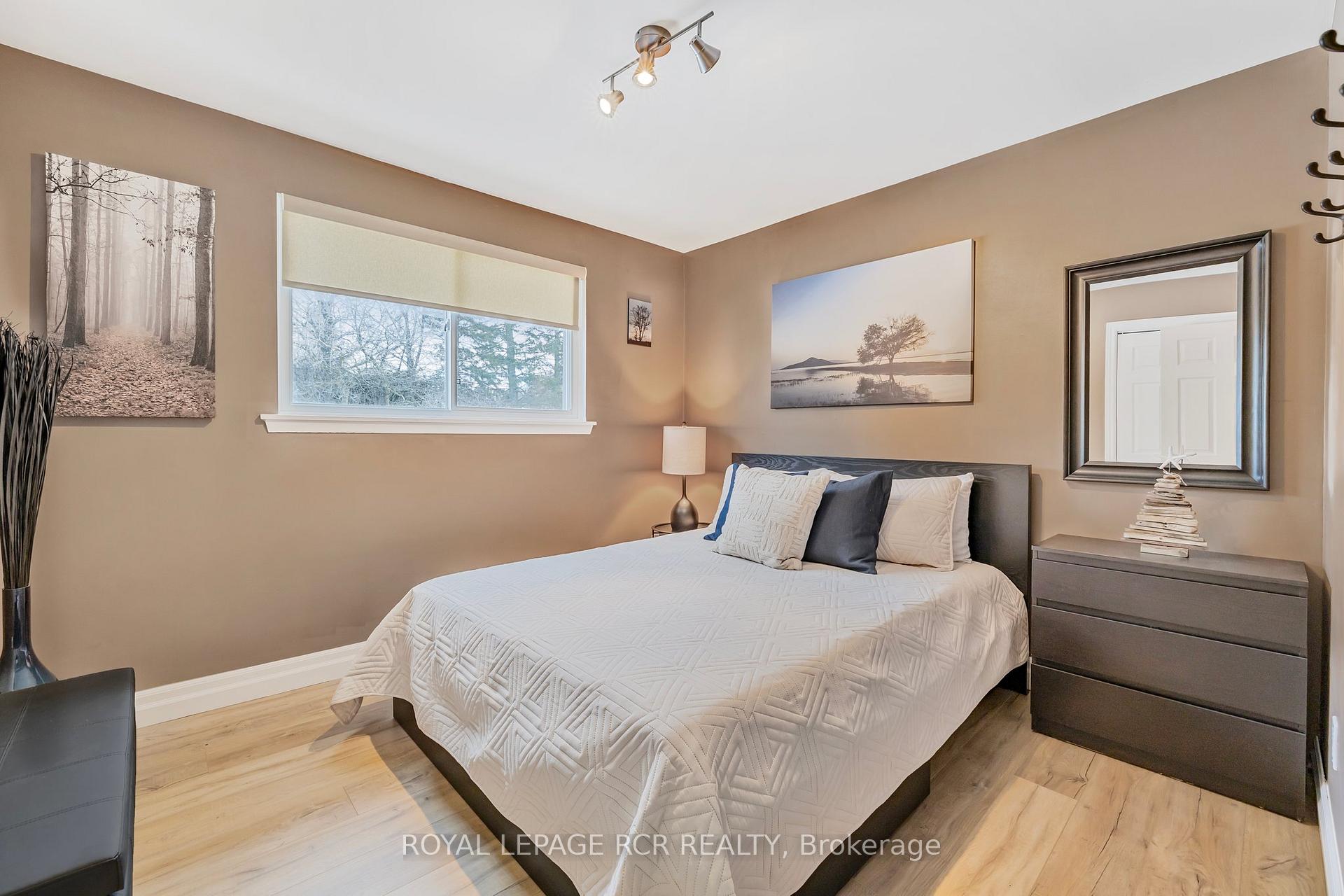 Photo 6 of 20 Marion Street, Caledon, Caledon East — HOMEH