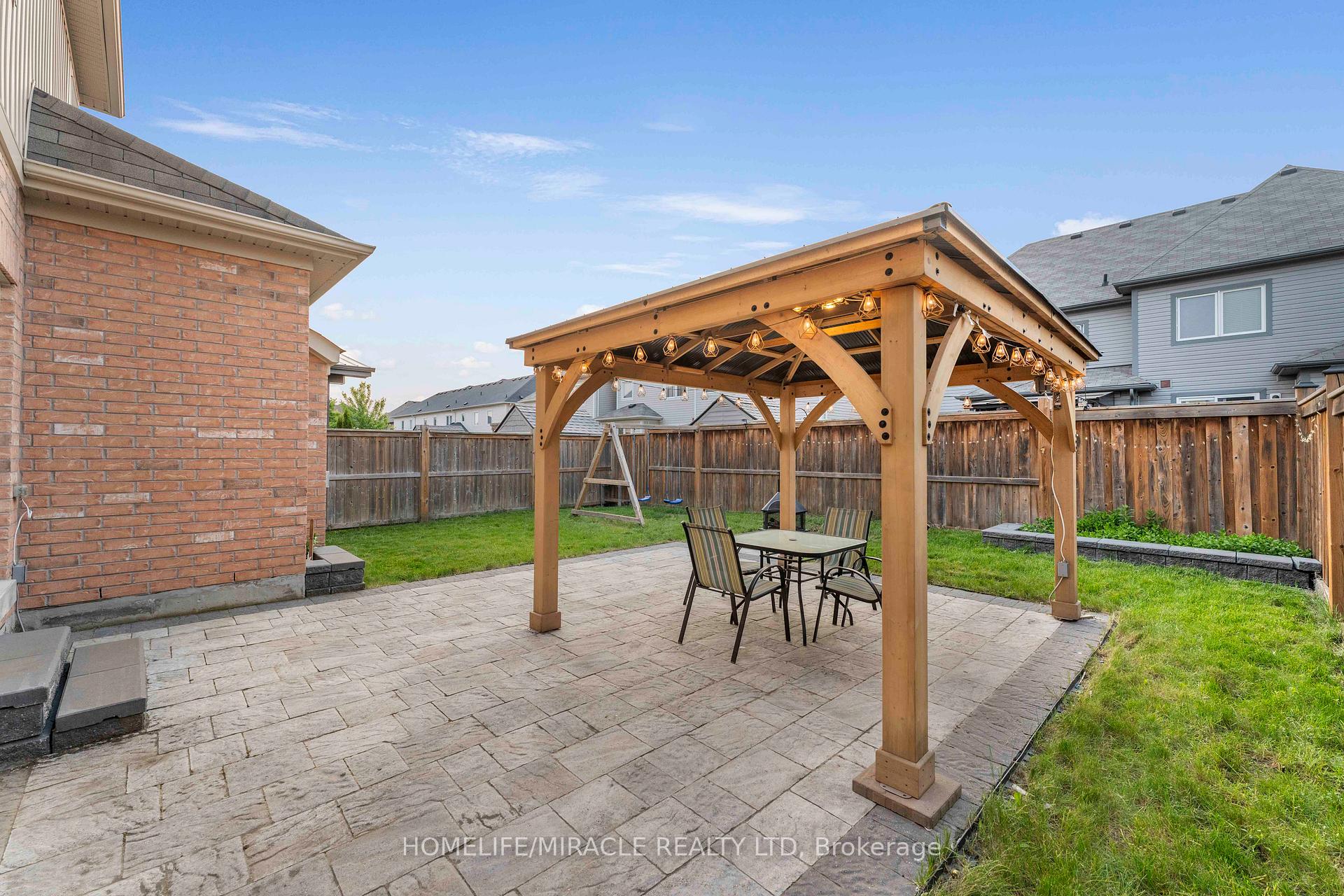 Photo 7 of 26 Kenneth Cole Drive, Clarington, Bowmanville — HOMEH