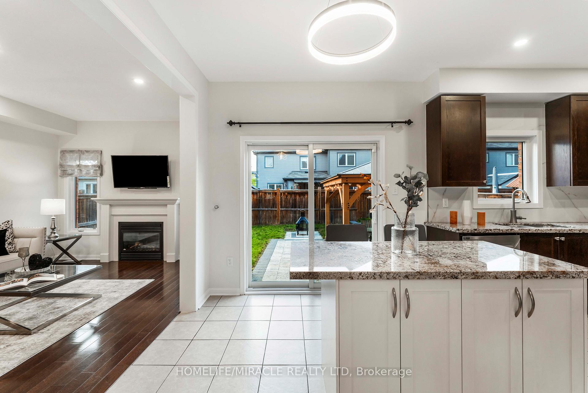 Photo 13 of 26 Kenneth Cole Drive, Clarington, Bowmanville — HOMEH