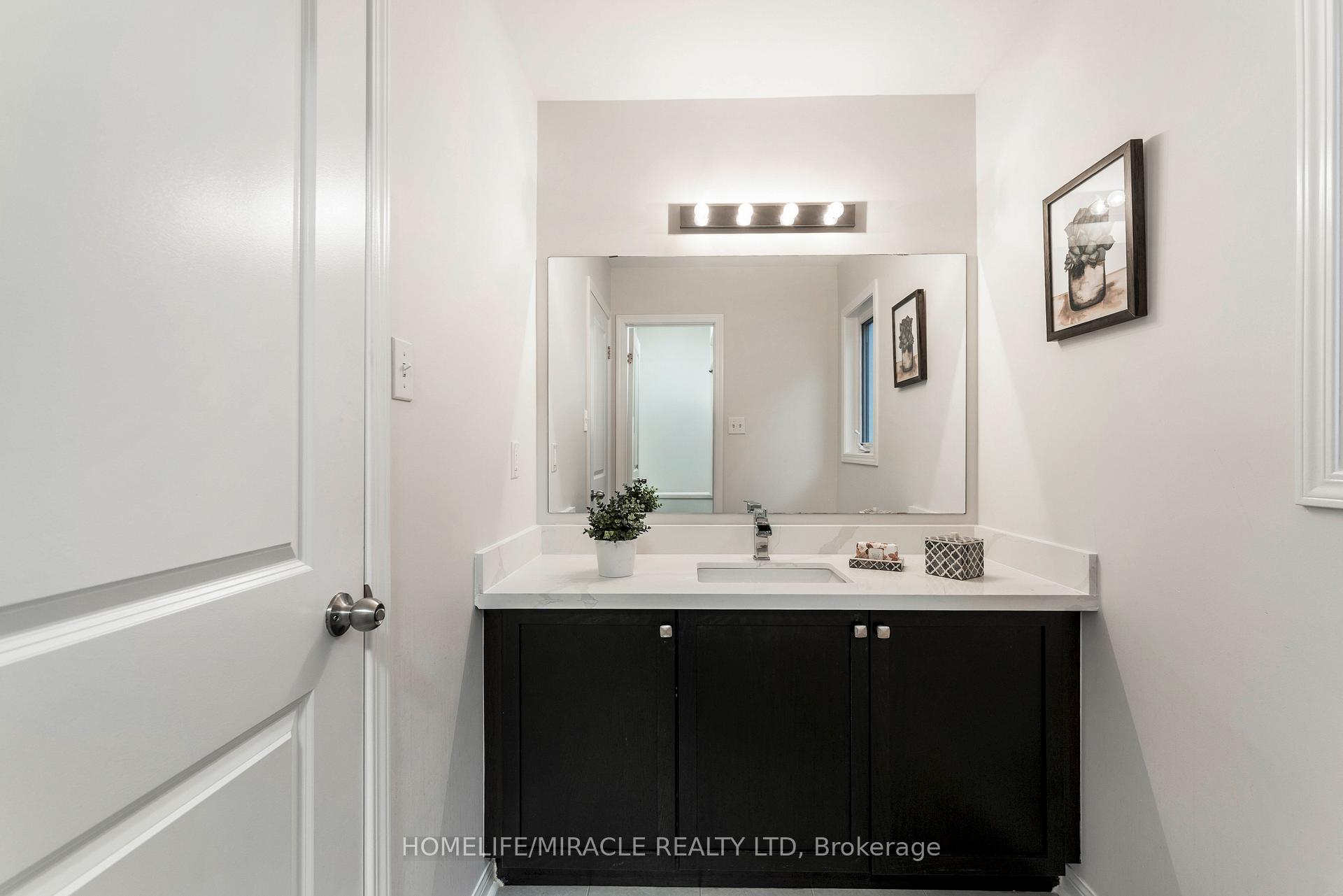 Photo 19 of 26 Kenneth Cole Drive, Clarington, Bowmanville — HOMEH