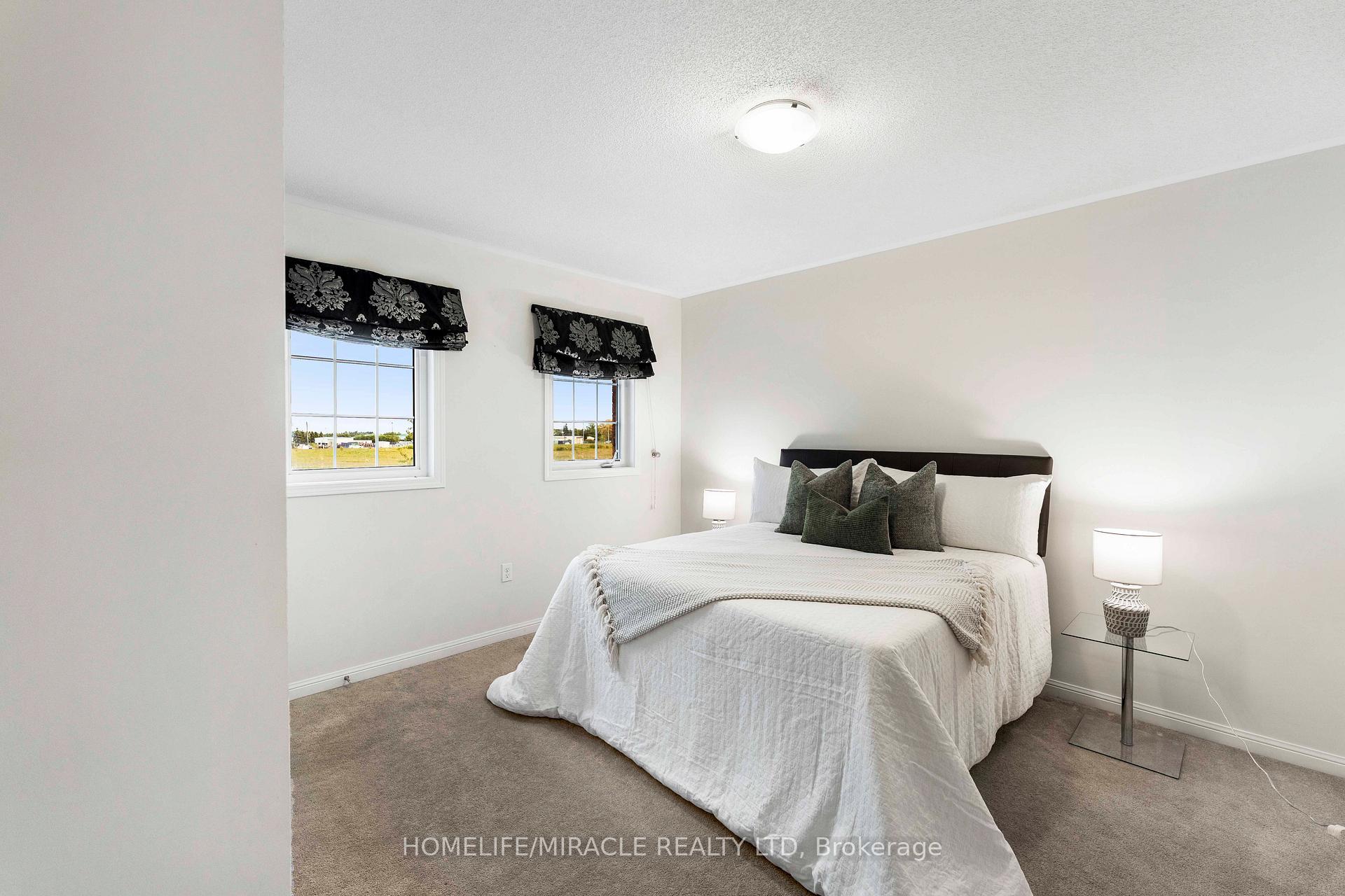 Photo 20 of 26 Kenneth Cole Drive, Clarington, Bowmanville — HOMEH