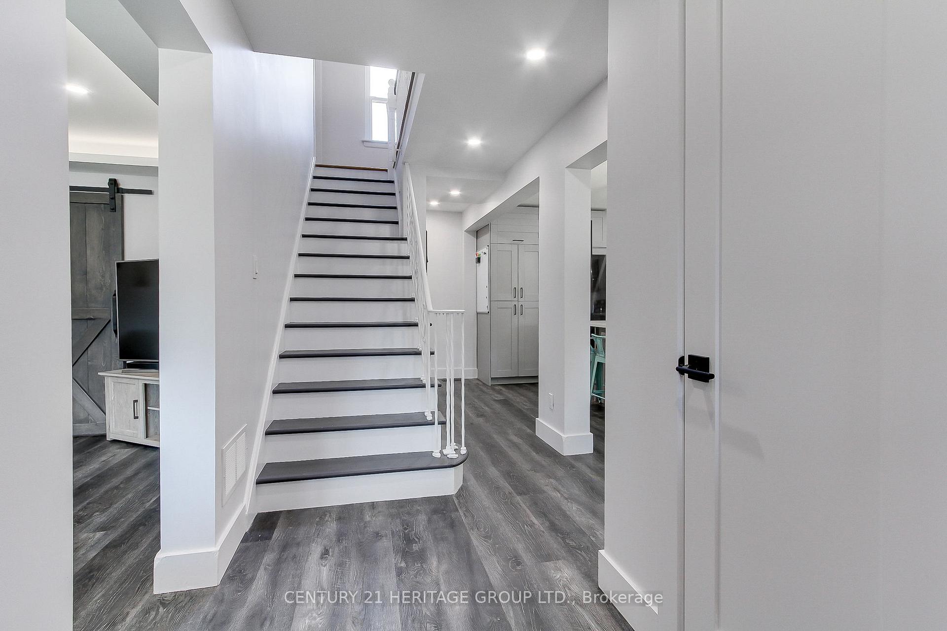Photo 4 of 396 East 16th Street, Hamilton, Hill Park — HOMEH