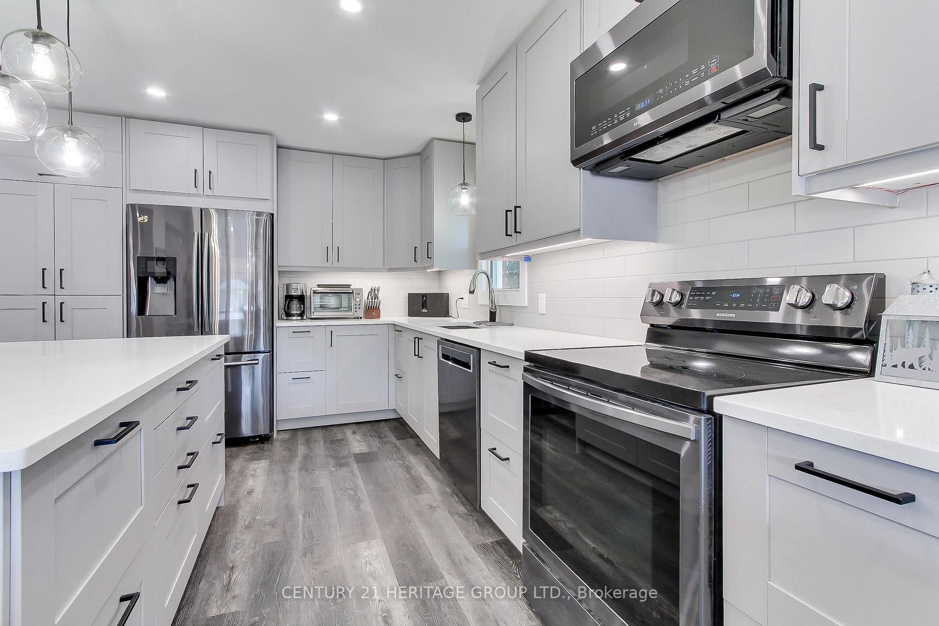 Photo 8 of 396 East 16th Street, Hamilton, Hill Park — HOMEH