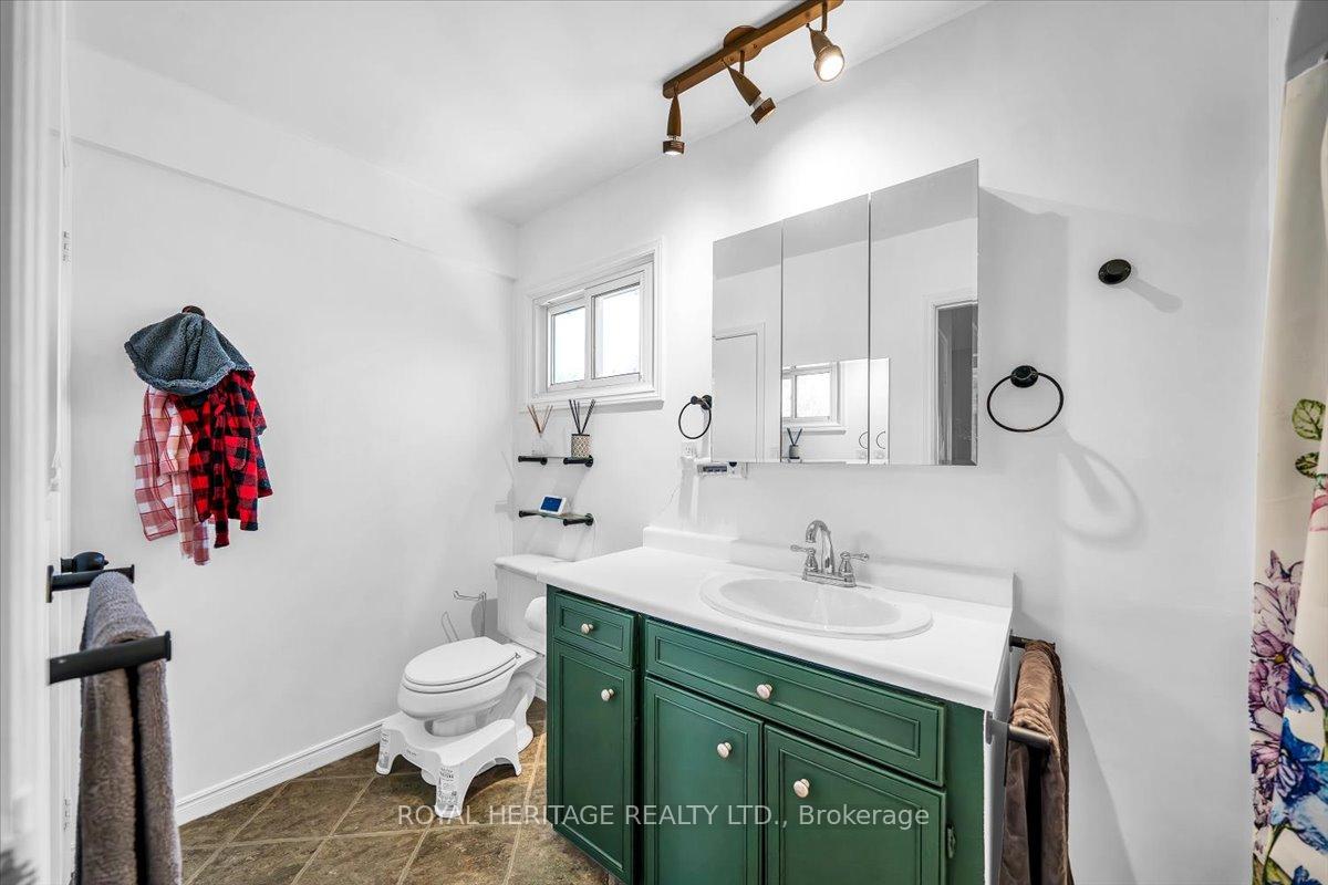 Photo 23 of 1726 Nash Road, Clarington, Courtice — HOMEH