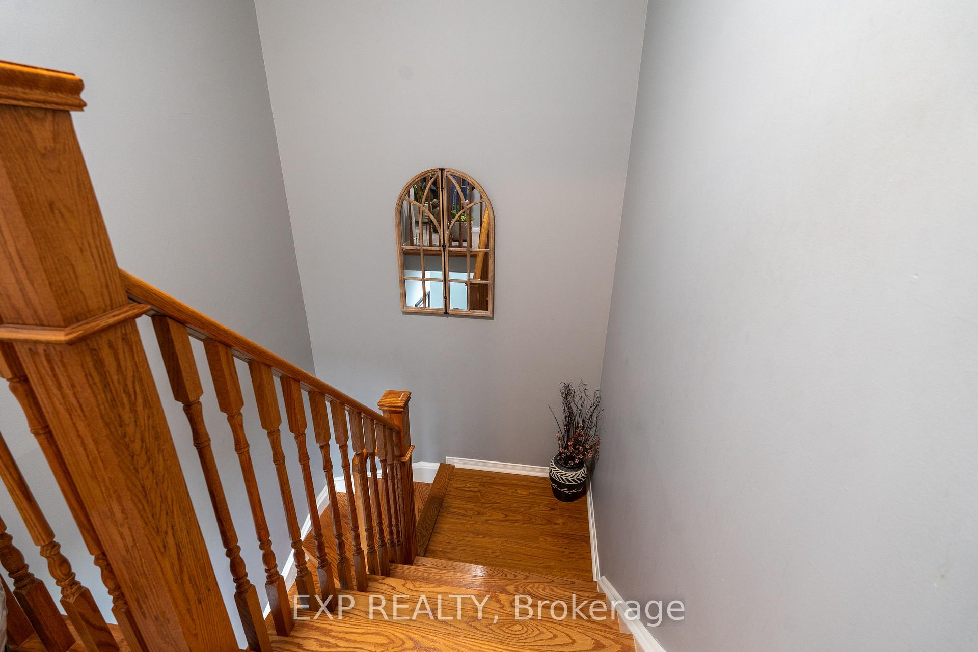 Photo 12 of 37 Farthingale Crescent, Brampton, Fletcher's Meadow — HOMEH