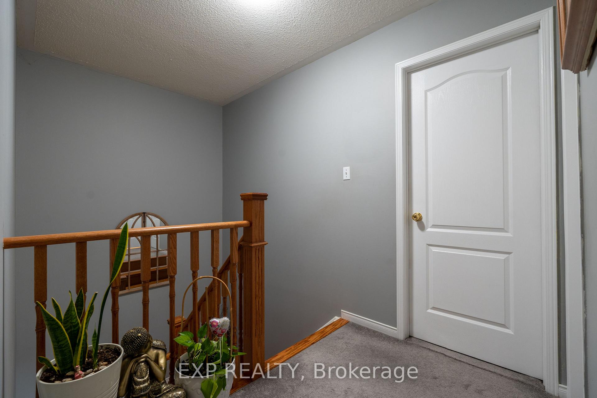 Photo 13 of 37 Farthingale Crescent, Brampton, Fletcher's Meadow — HOMEH