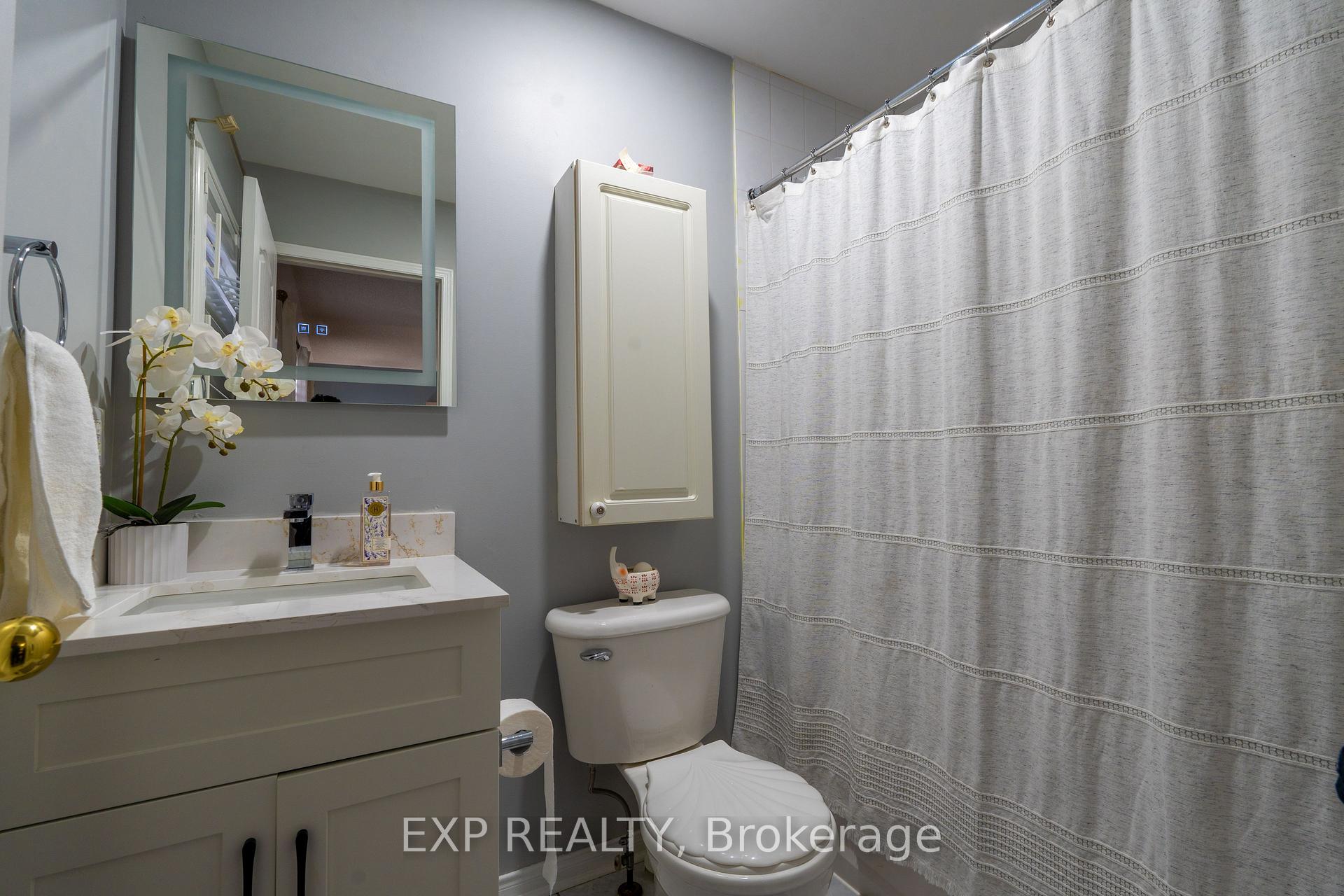 Photo 15 of 37 Farthingale Crescent, Brampton, Fletcher's Meadow — HOMEH