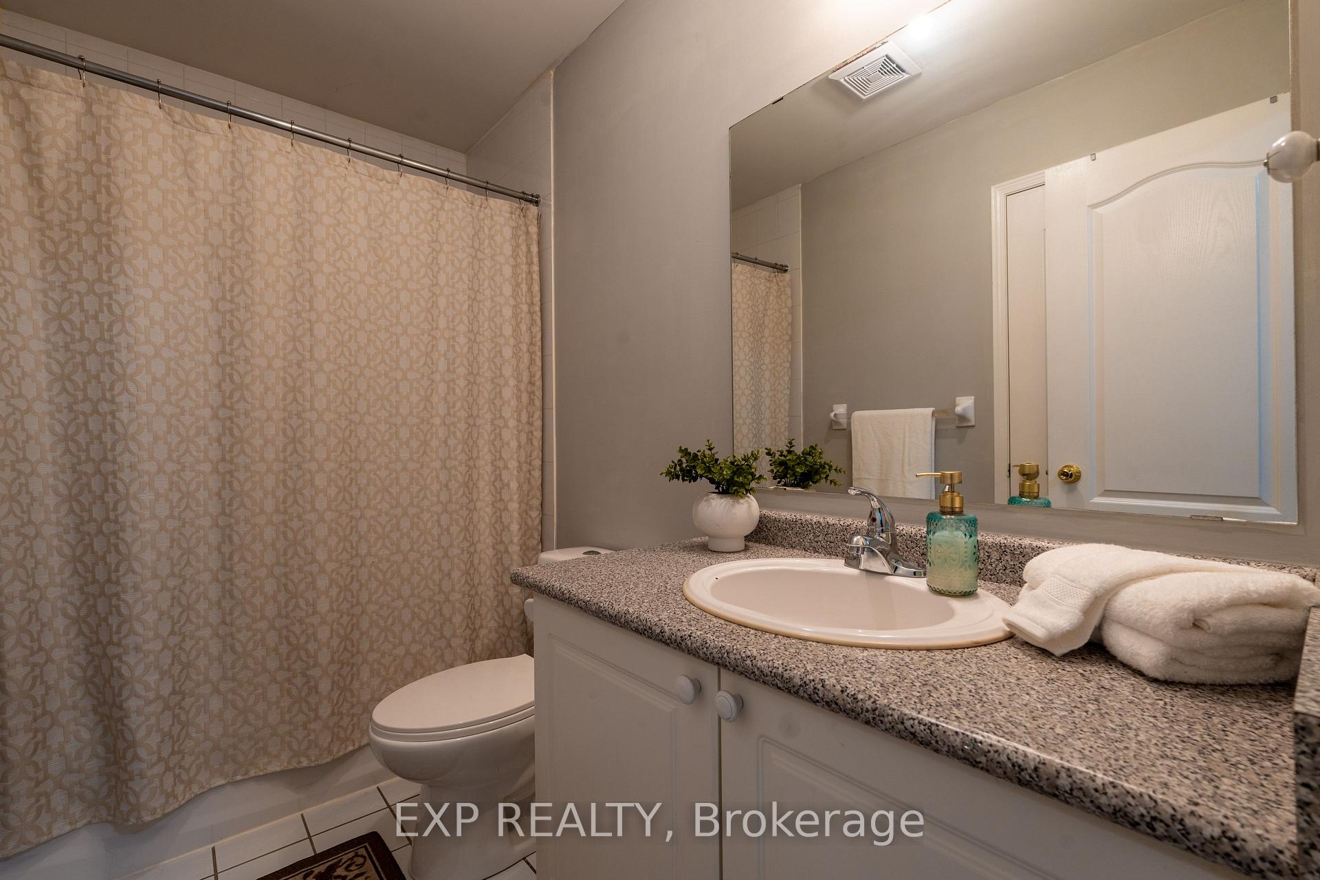 Photo 17 of 37 Farthingale Crescent, Brampton, Fletcher's Meadow — HOMEH