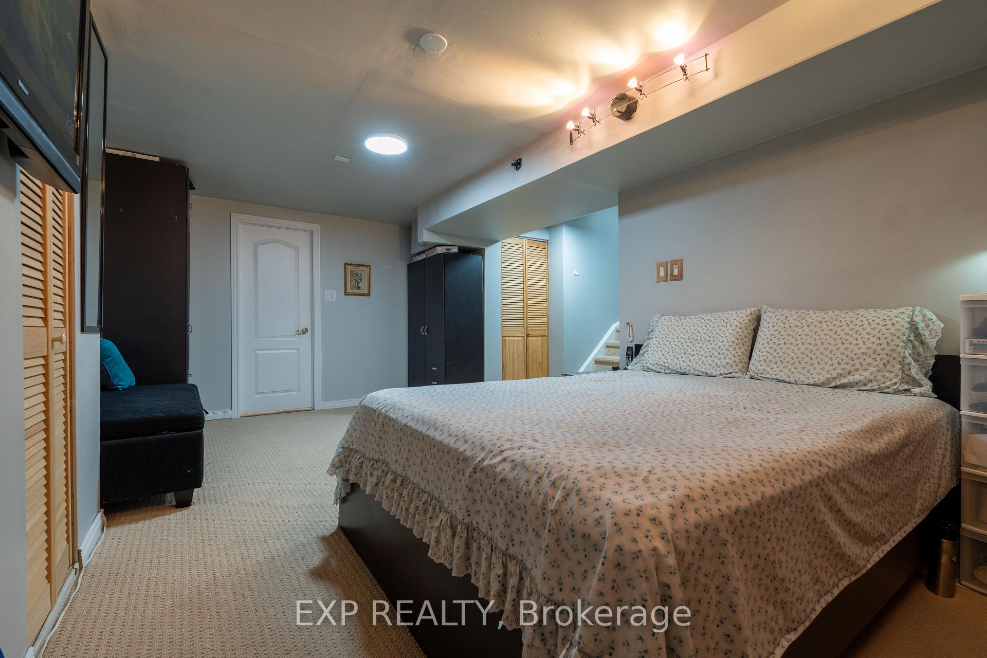 Photo 20 of 37 Farthingale Crescent, Brampton, Fletcher's Meadow — HOMEH