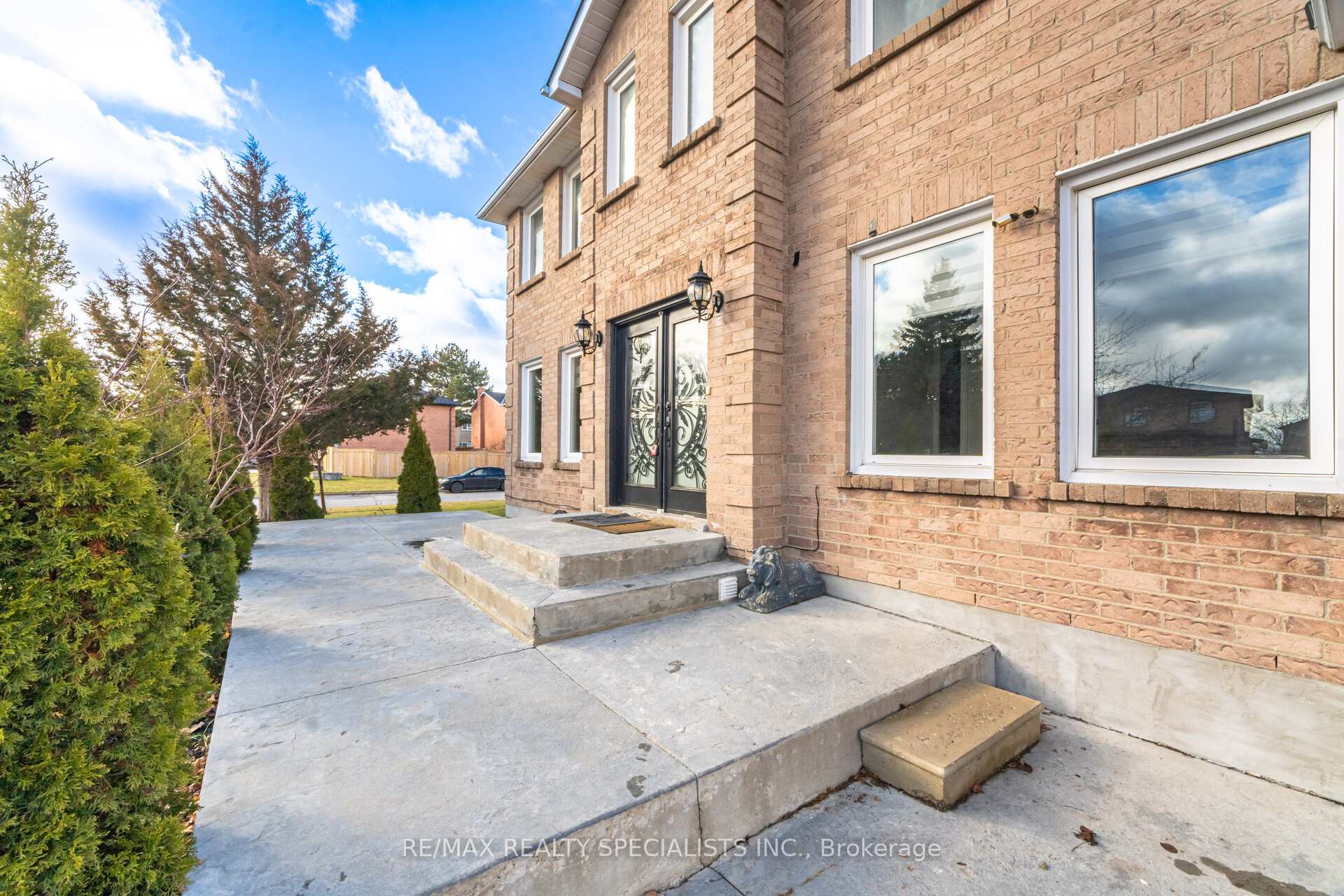 Photo 3 of 40 Fountainbridge Drive, Caledon, Bolton East — HOMEH