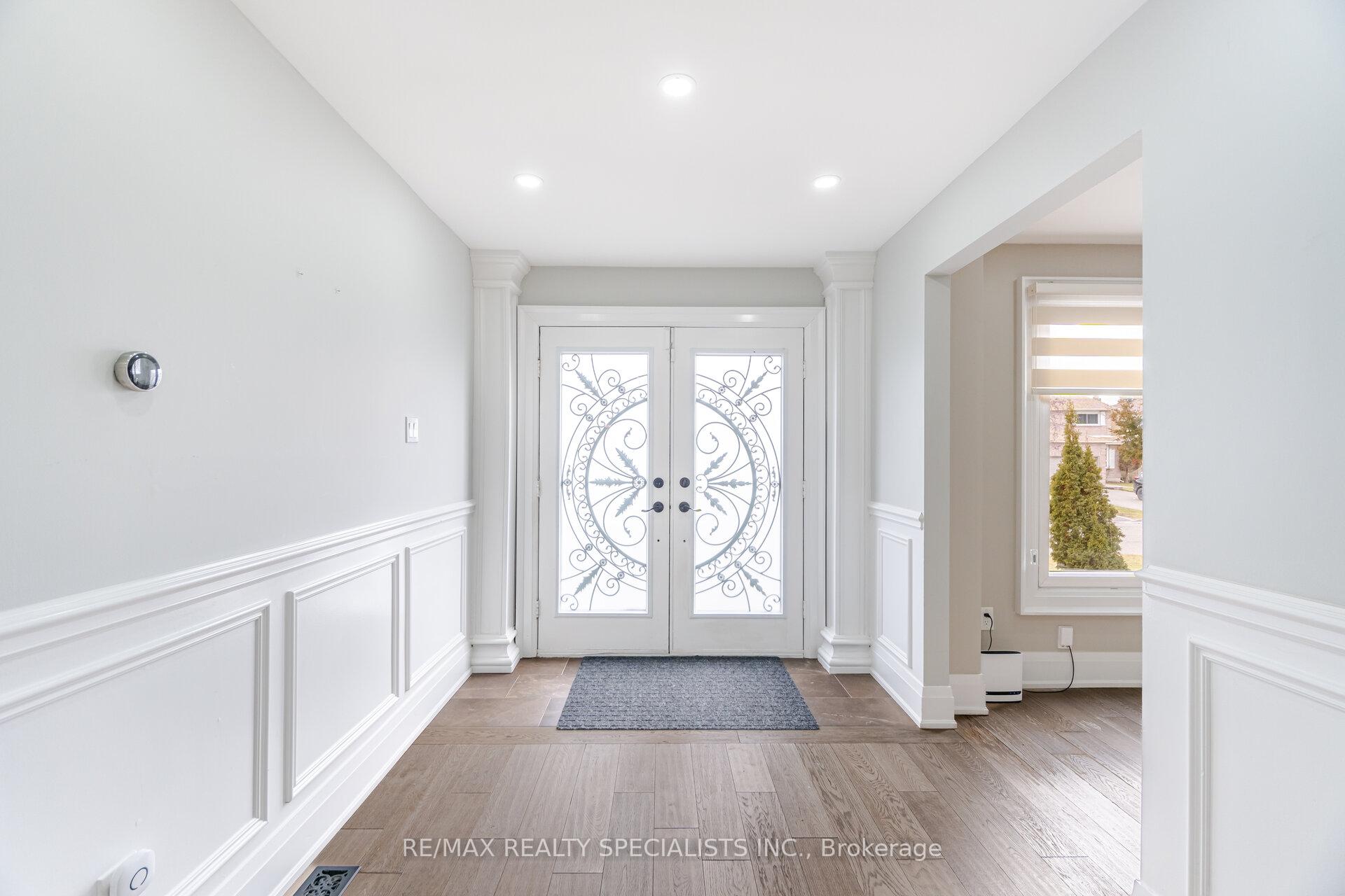 Photo 4 of 40 Fountainbridge Drive, Caledon, Bolton East — HOMEH