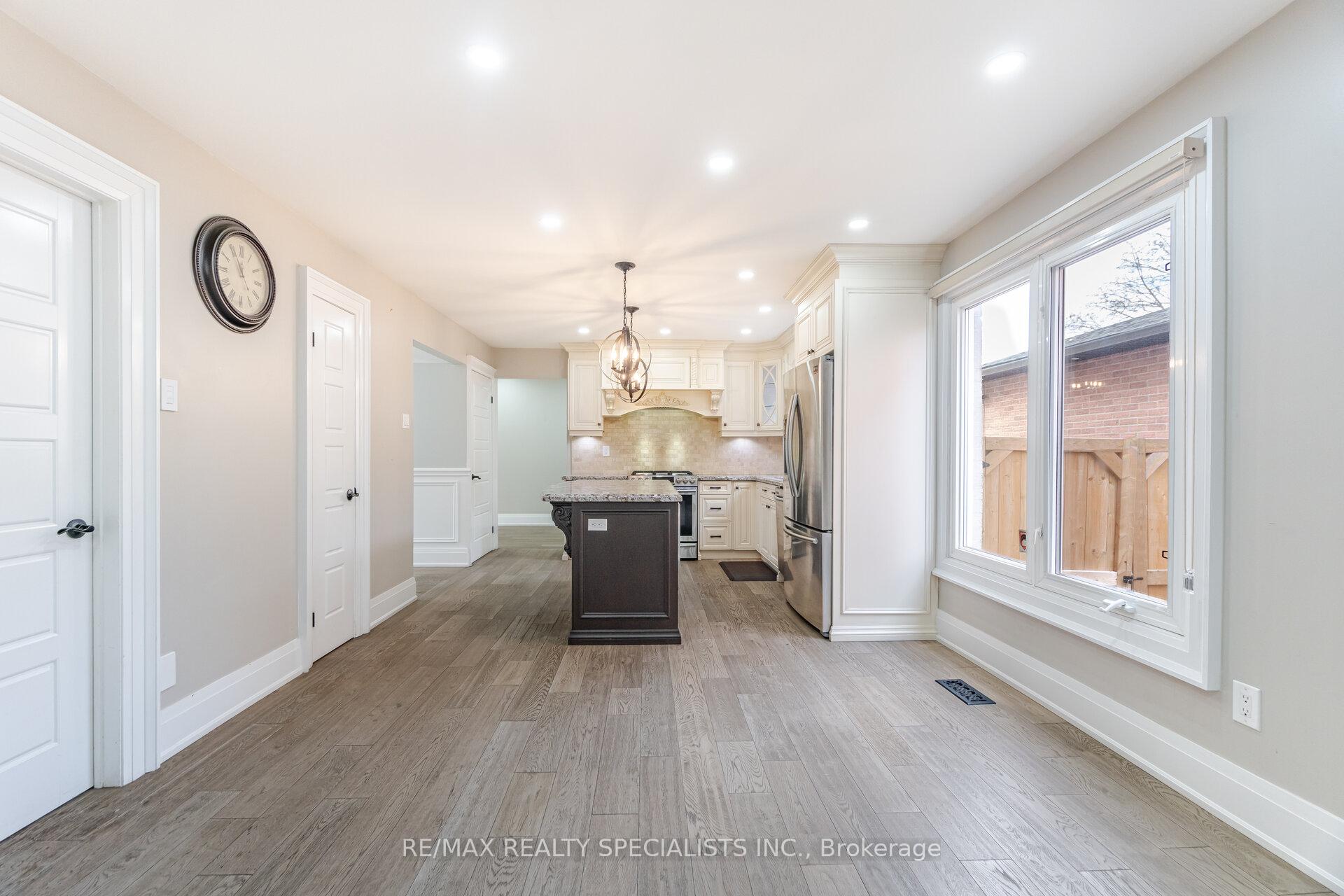 Photo 8 of 40 Fountainbridge Drive, Caledon, Bolton East — HOMEH