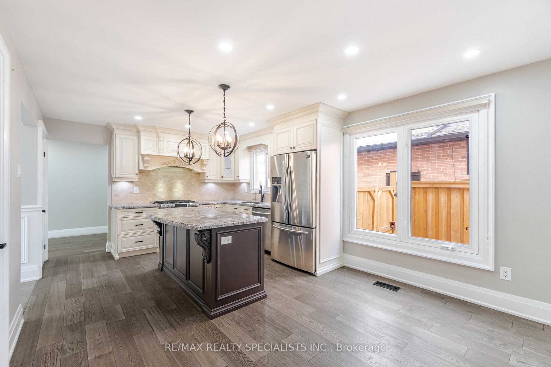 Photo 10 of 40 Fountainbridge Drive, Caledon, Bolton East — HOMEH