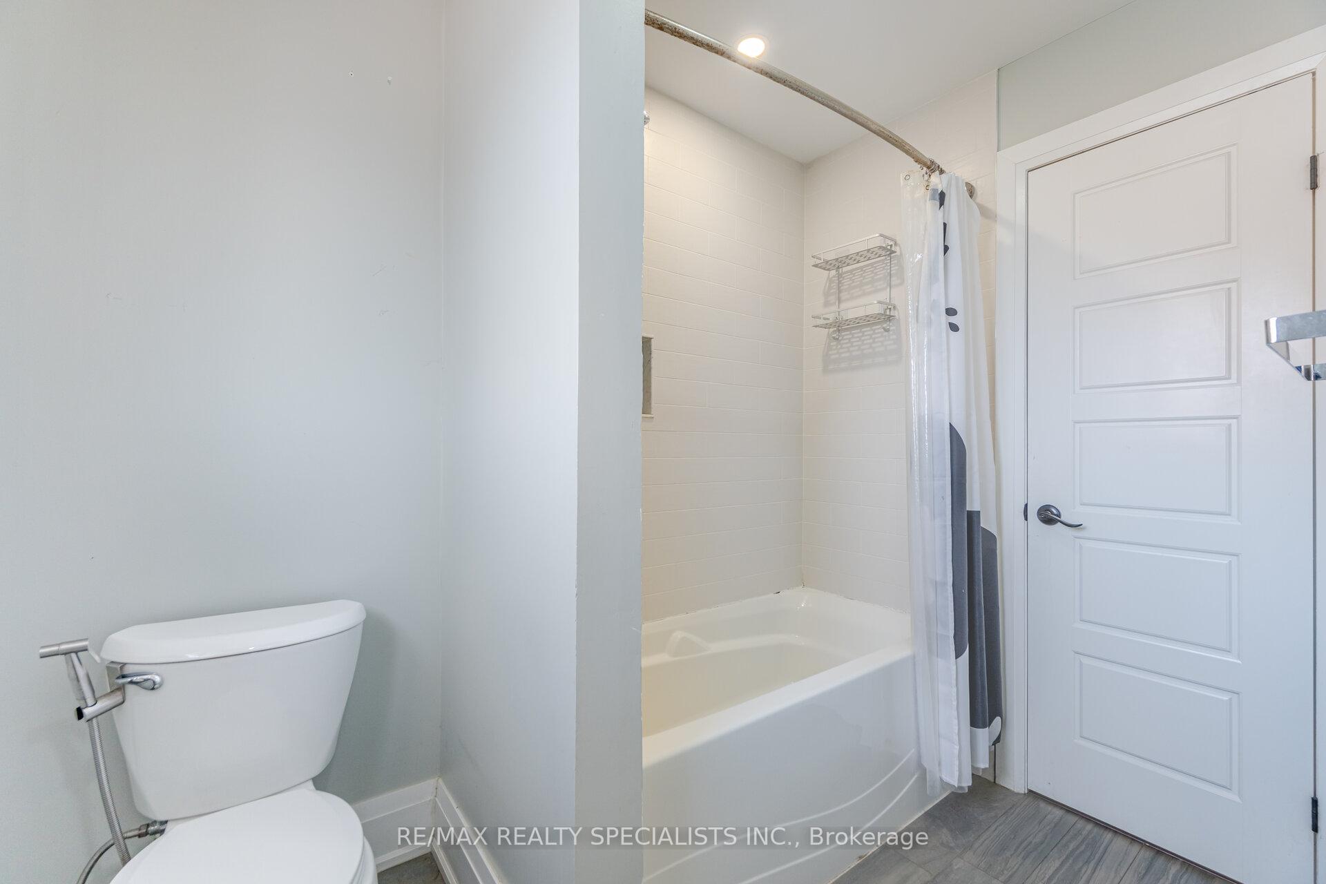 Photo 32 of 40 Fountainbridge Drive, Caledon, Bolton East — HOMEH