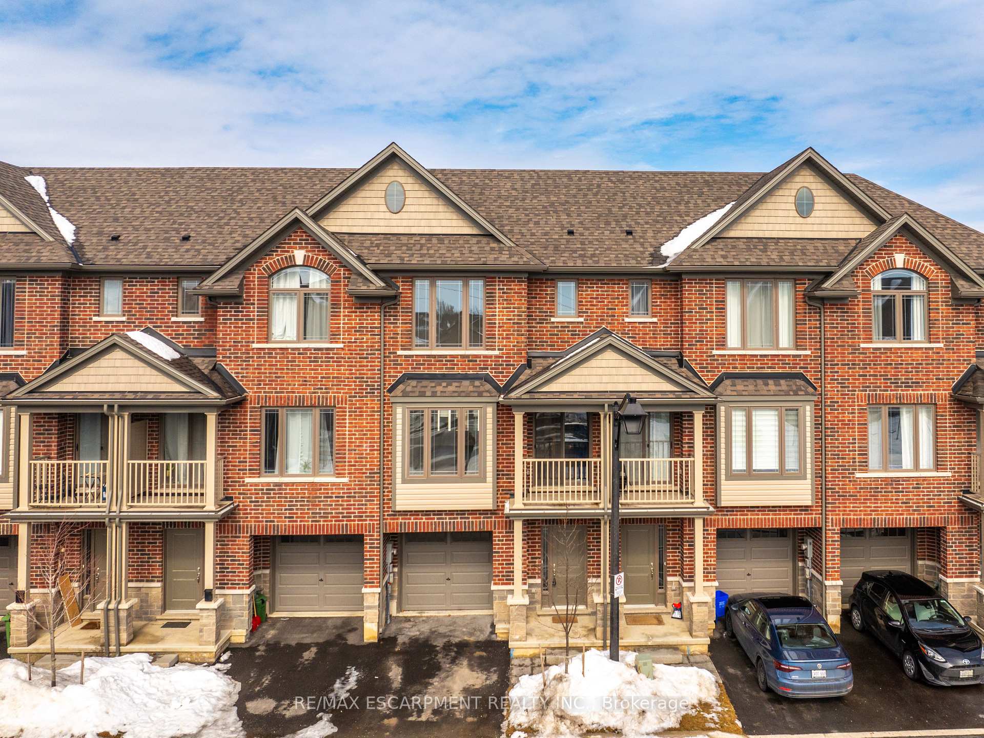 Photo 3 of Unit 6, 19 Picardy Drive, Hamilton, Stoney Creek Mountain — HOMEH