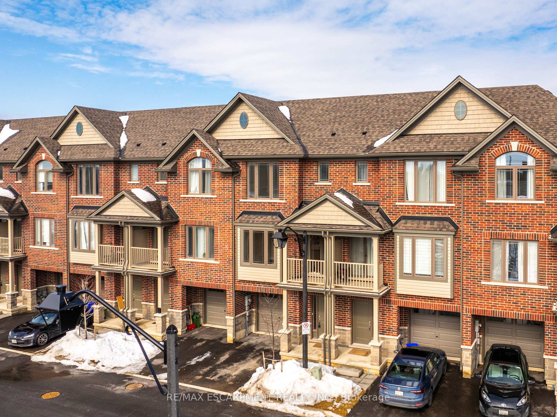 Photo 4 of Unit 6, 19 Picardy Drive, Hamilton, Stoney Creek Mountain — HOMEH