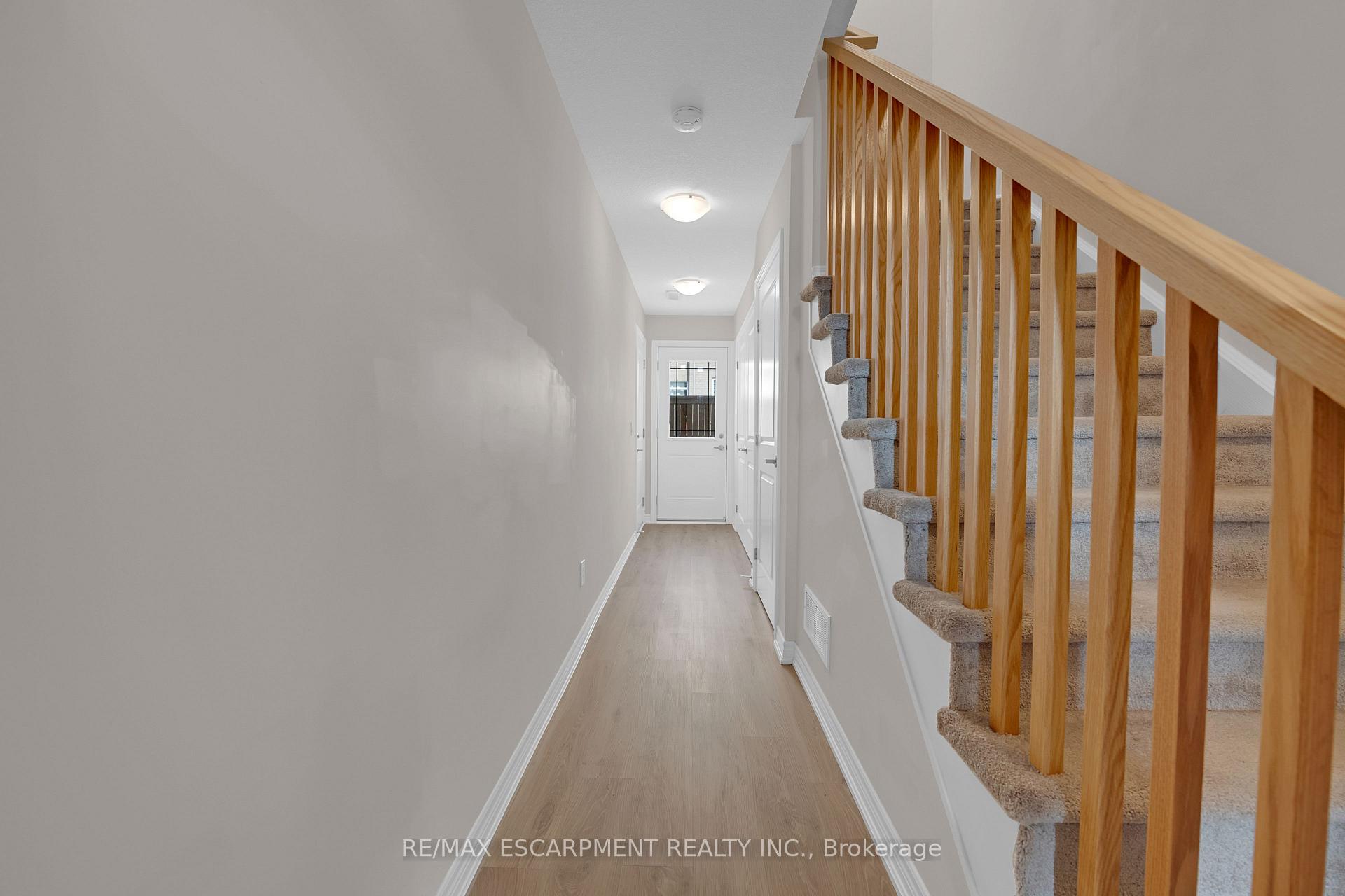 Photo 7 of Unit 6, 19 Picardy Drive, Hamilton, Stoney Creek Mountain — HOMEH