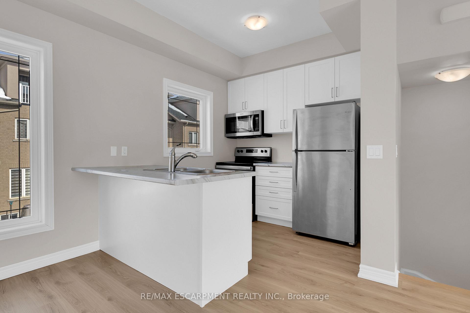Photo 9 of Unit 6, 19 Picardy Drive, Hamilton, Stoney Creek Mountain — HOMEH
