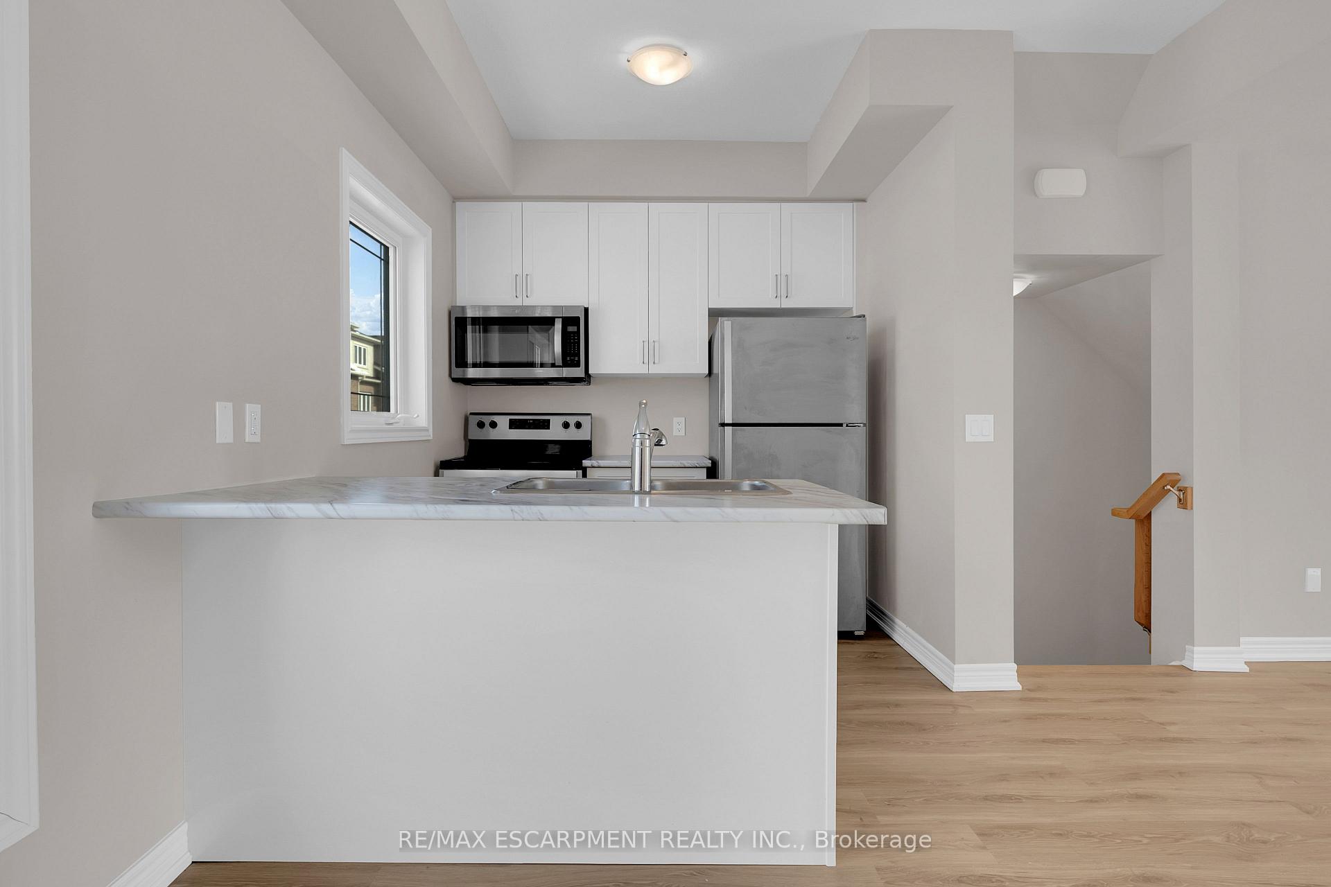 Photo 10 of Unit 6, 19 Picardy Drive, Hamilton, Stoney Creek Mountain — HOMEH