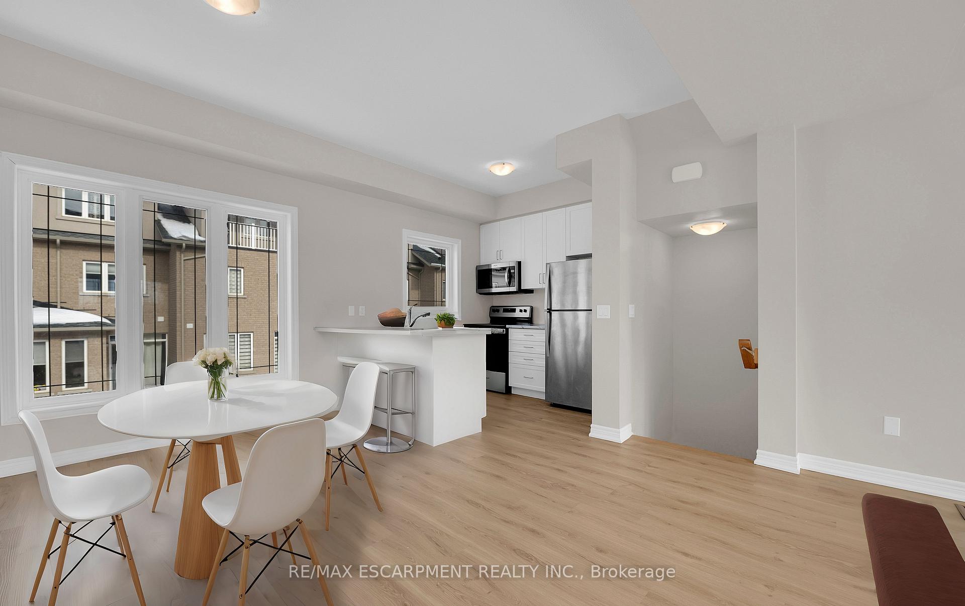 Photo 14 of Unit 6, 19 Picardy Drive, Hamilton, Stoney Creek Mountain — HOMEH