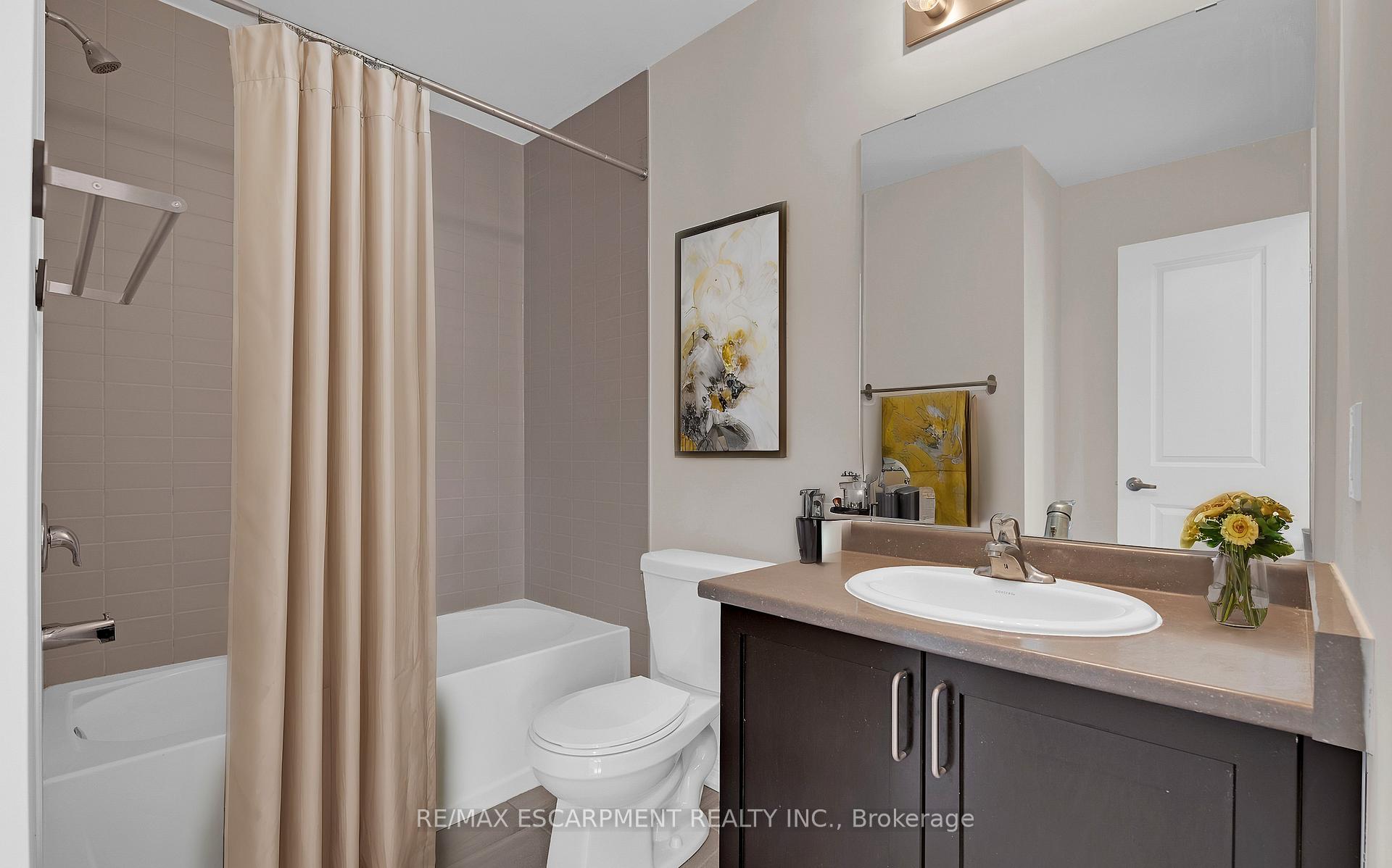 Photo 24 of Unit 6, 19 Picardy Drive, Hamilton, Stoney Creek Mountain — HOMEH