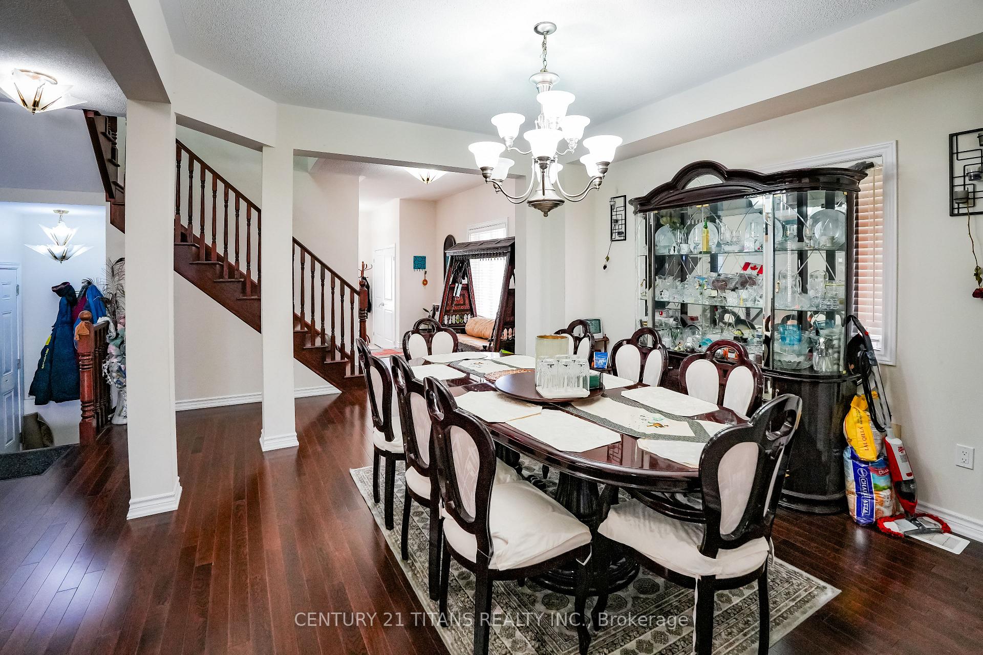 Photo 16 of 42 Lola Crescent, Brampton, Northwest Brampton — HOMEH