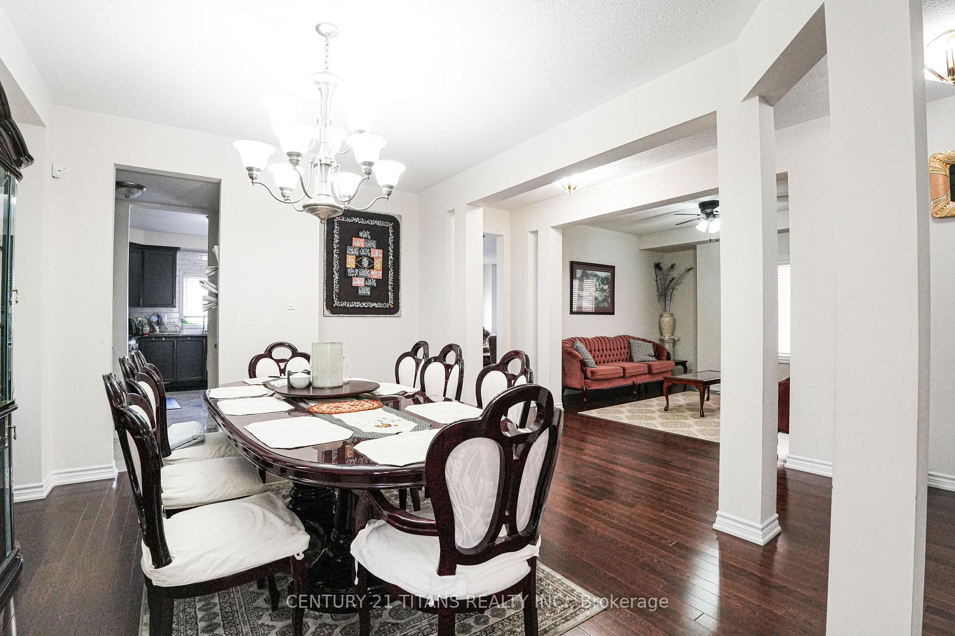 Photo 11 of 42 Lola Crescent, Brampton, Northwest Brampton — HOMEH