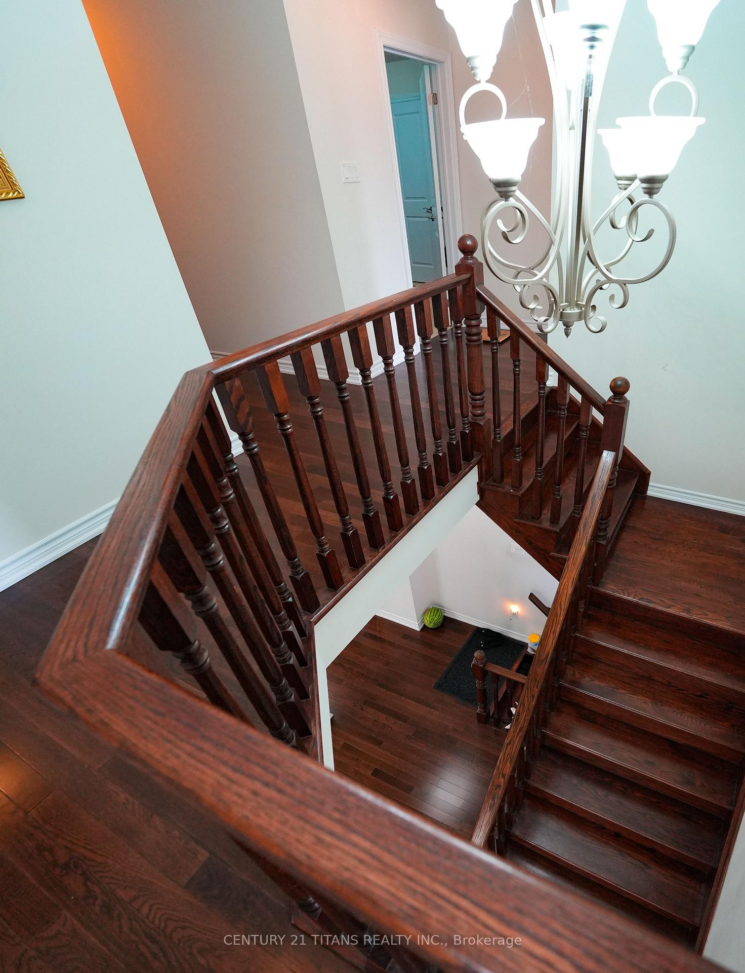 Photo 33 of 42 Lola Crescent, Brampton, Northwest Brampton — HOMEH