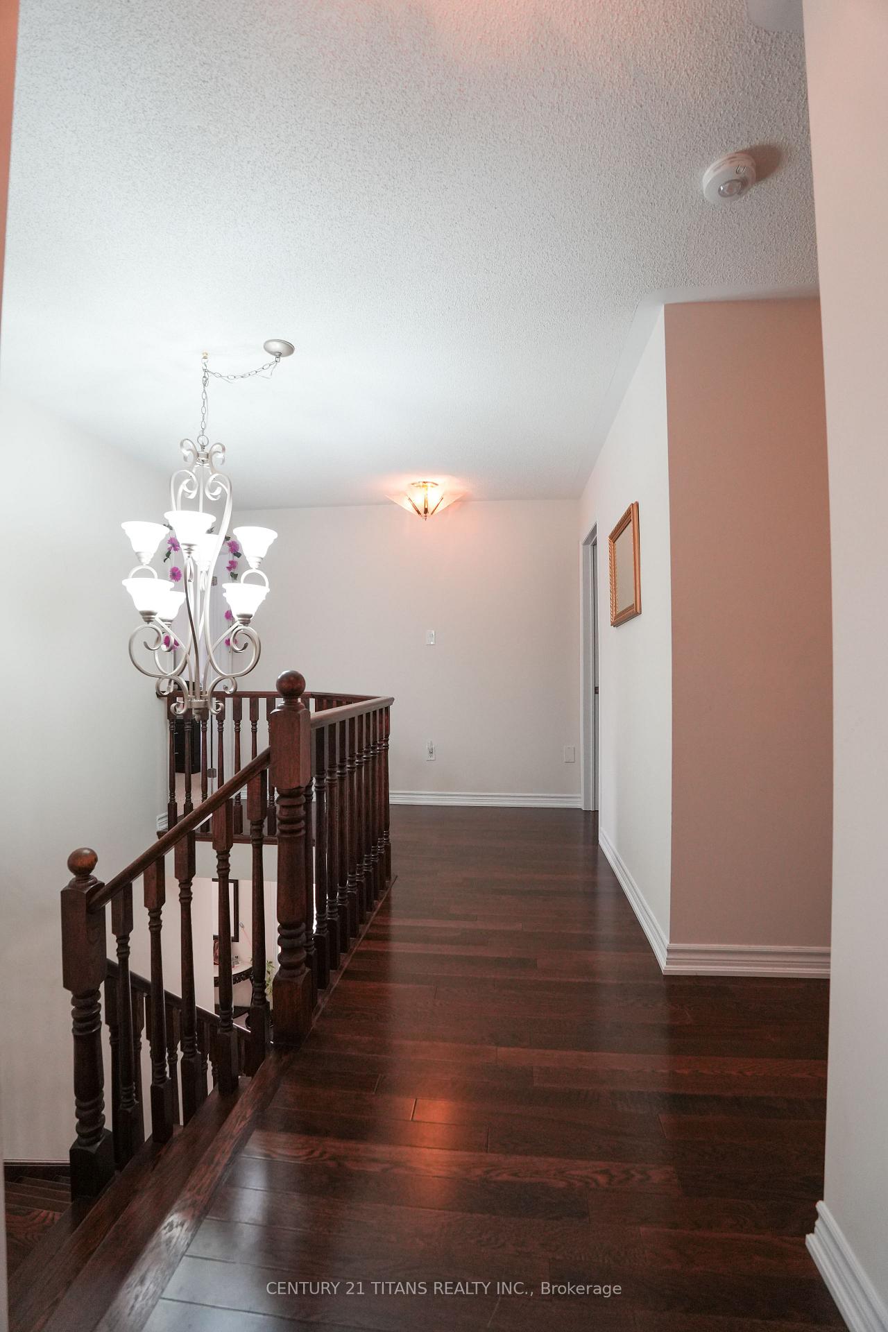Photo 32 of 42 Lola Crescent, Brampton, Northwest Brampton — HOMEH