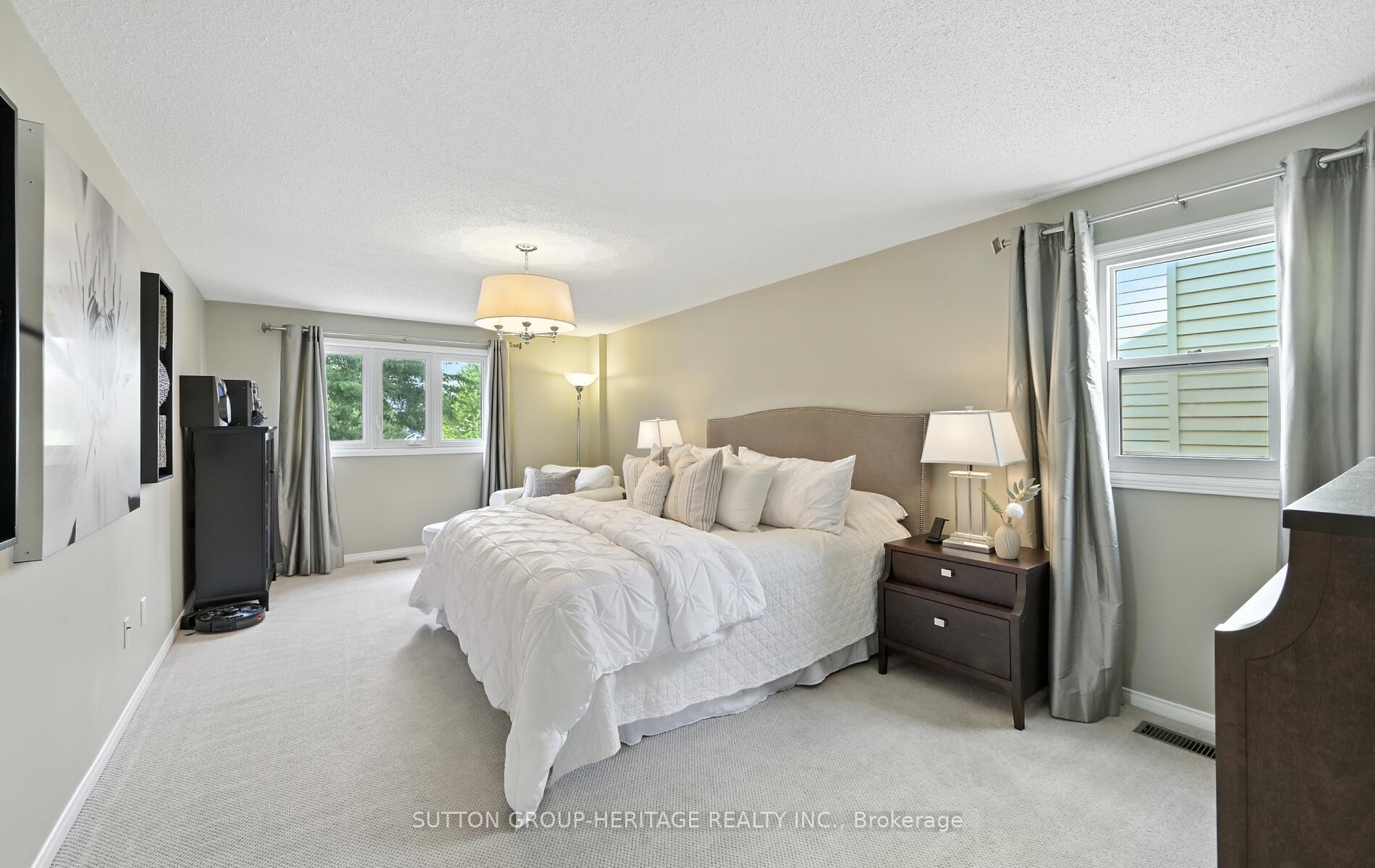 Photo 18 of 40 Redmond Drive, Ajax, Central — HOMEH