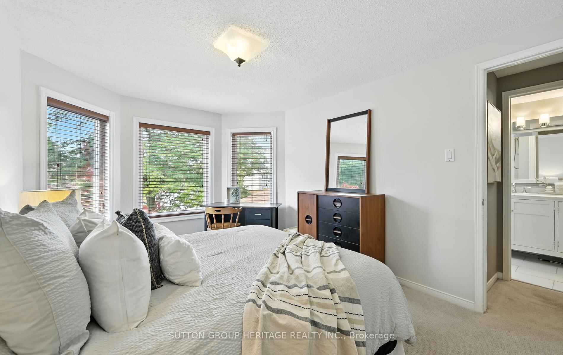 Photo 29 of 40 Redmond Drive, Ajax, Central — HOMEH