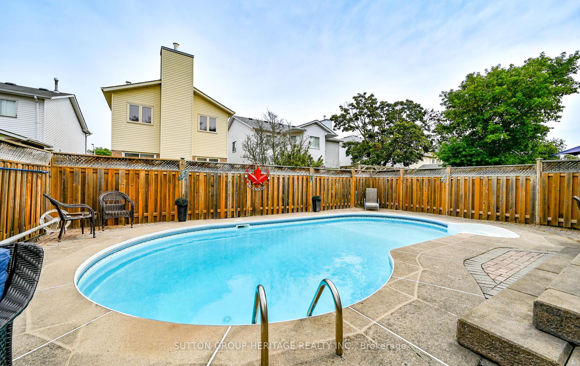 Photo 35 of 40 Redmond Drive, Ajax, Central — HOMEH