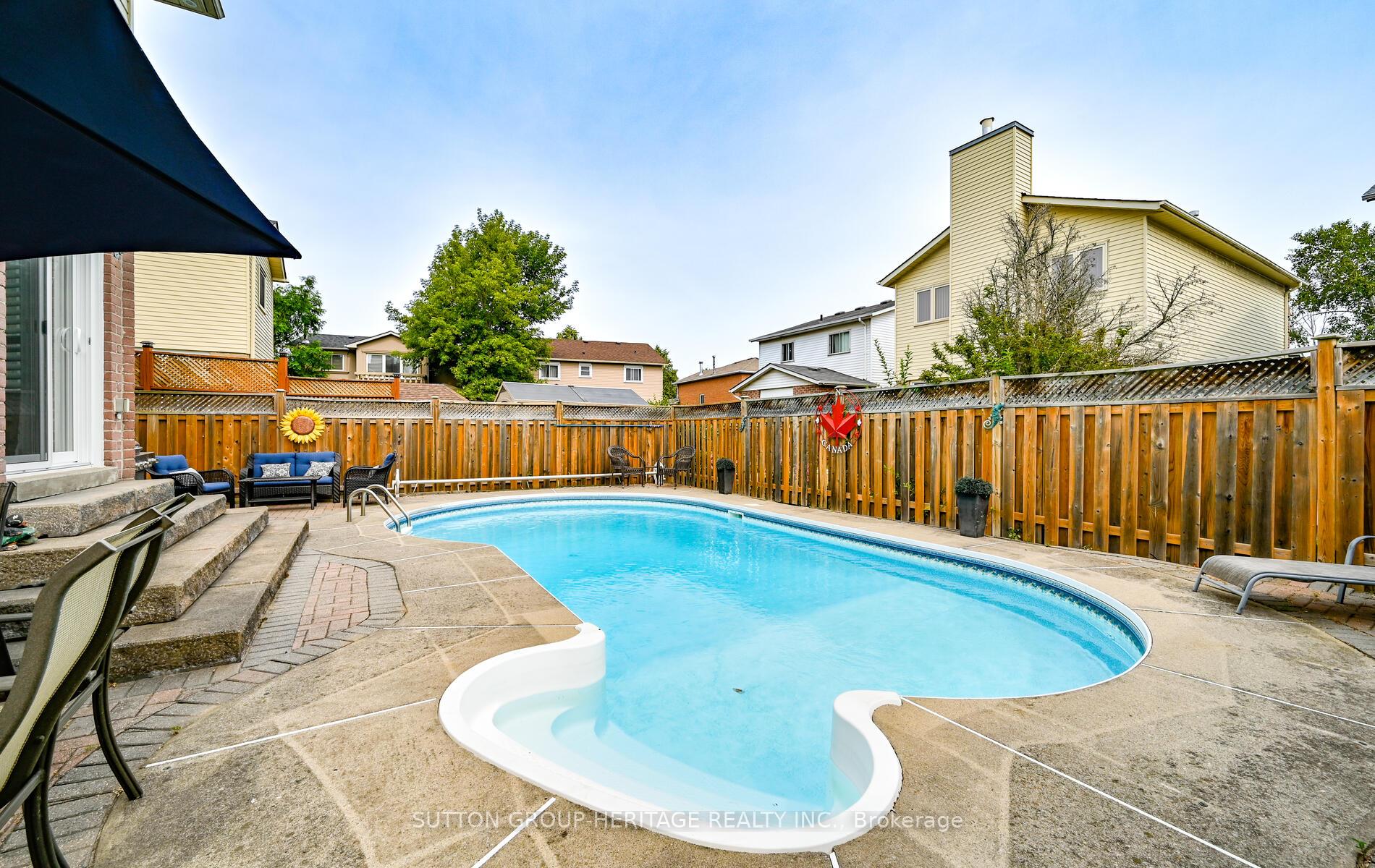 Photo 33 of 40 Redmond Drive, Ajax, Central — HOMEH