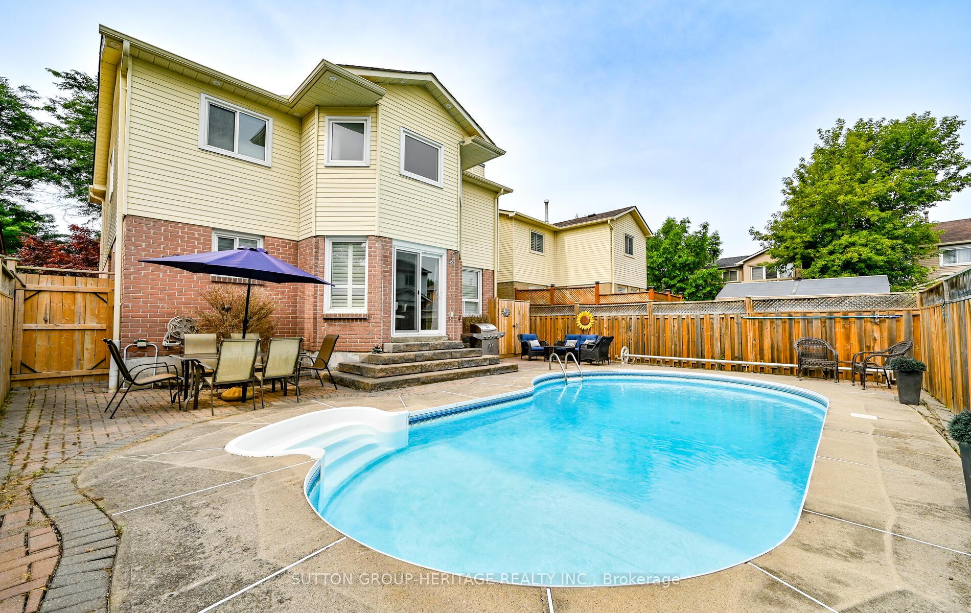 Photo 34 of 40 Redmond Drive, Ajax, Central — HOMEH