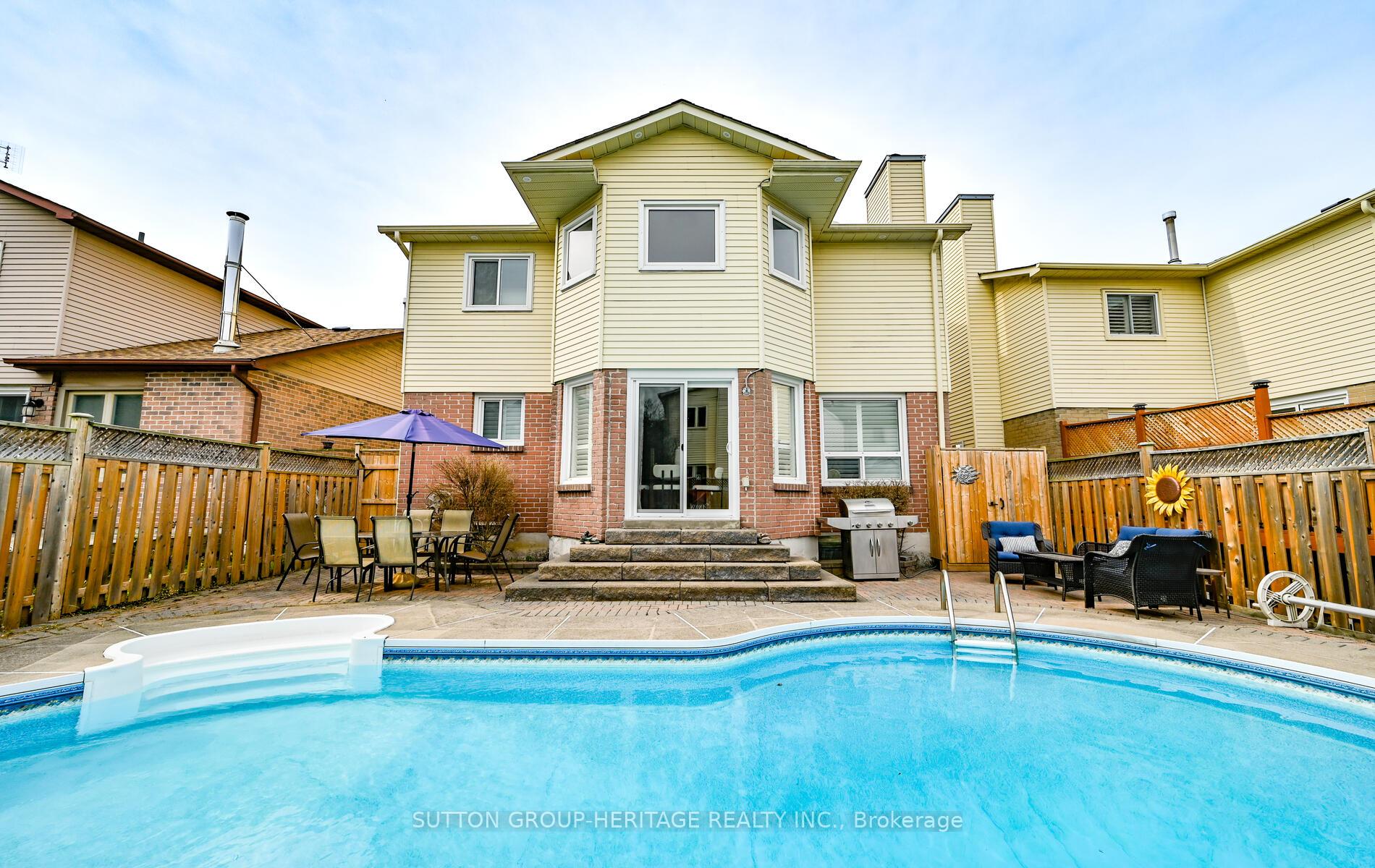 Photo 38 of 40 Redmond Drive, Ajax, Central — HOMEH
