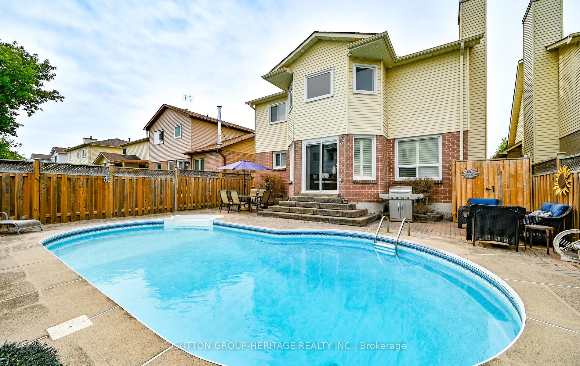 Photo 37 of 40 Redmond Drive, Ajax, Central — HOMEH