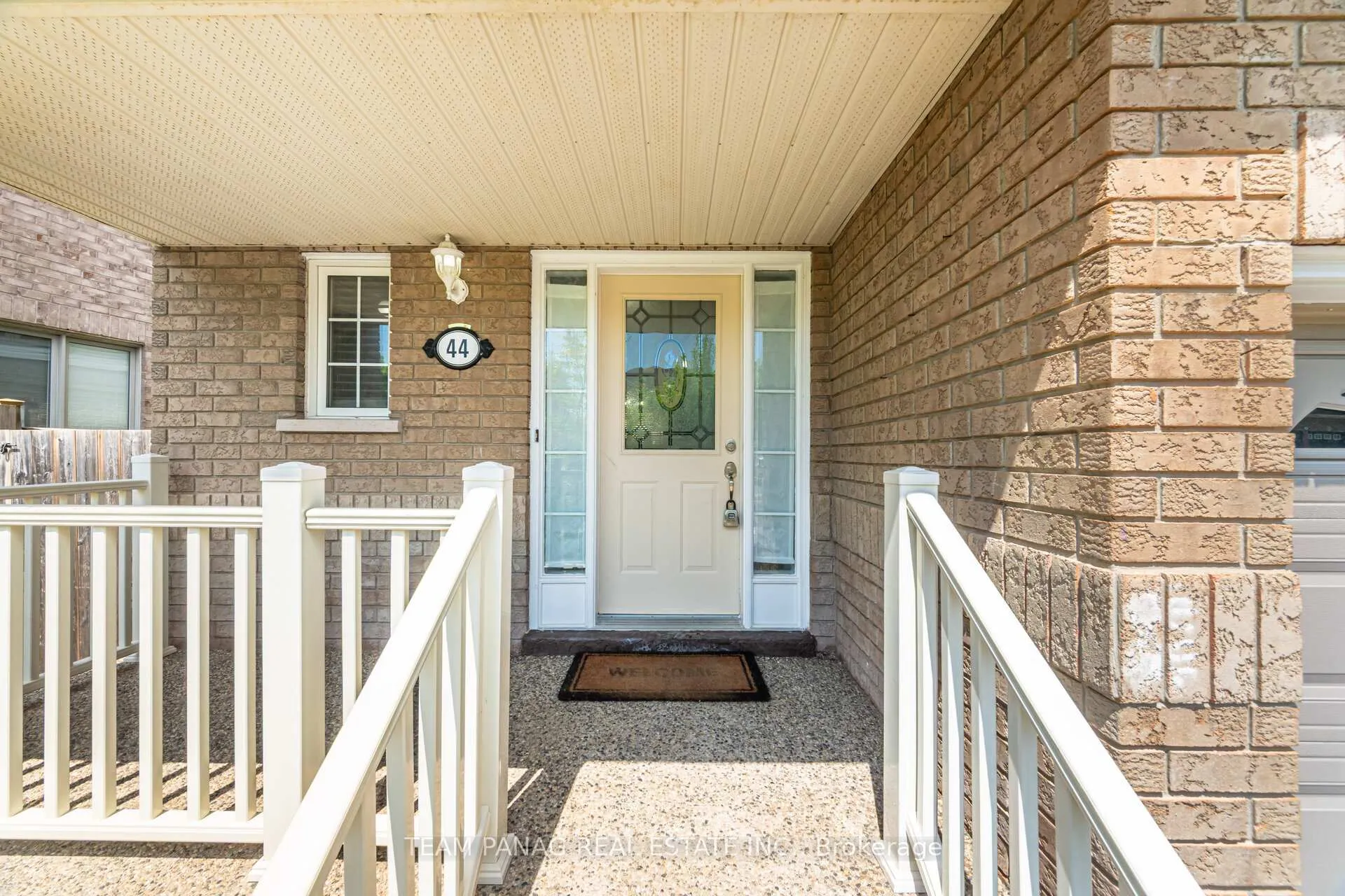 Photo 2 of 44 Deforest Drive, Brampton, Fletcher's Meadow — HOMEH
