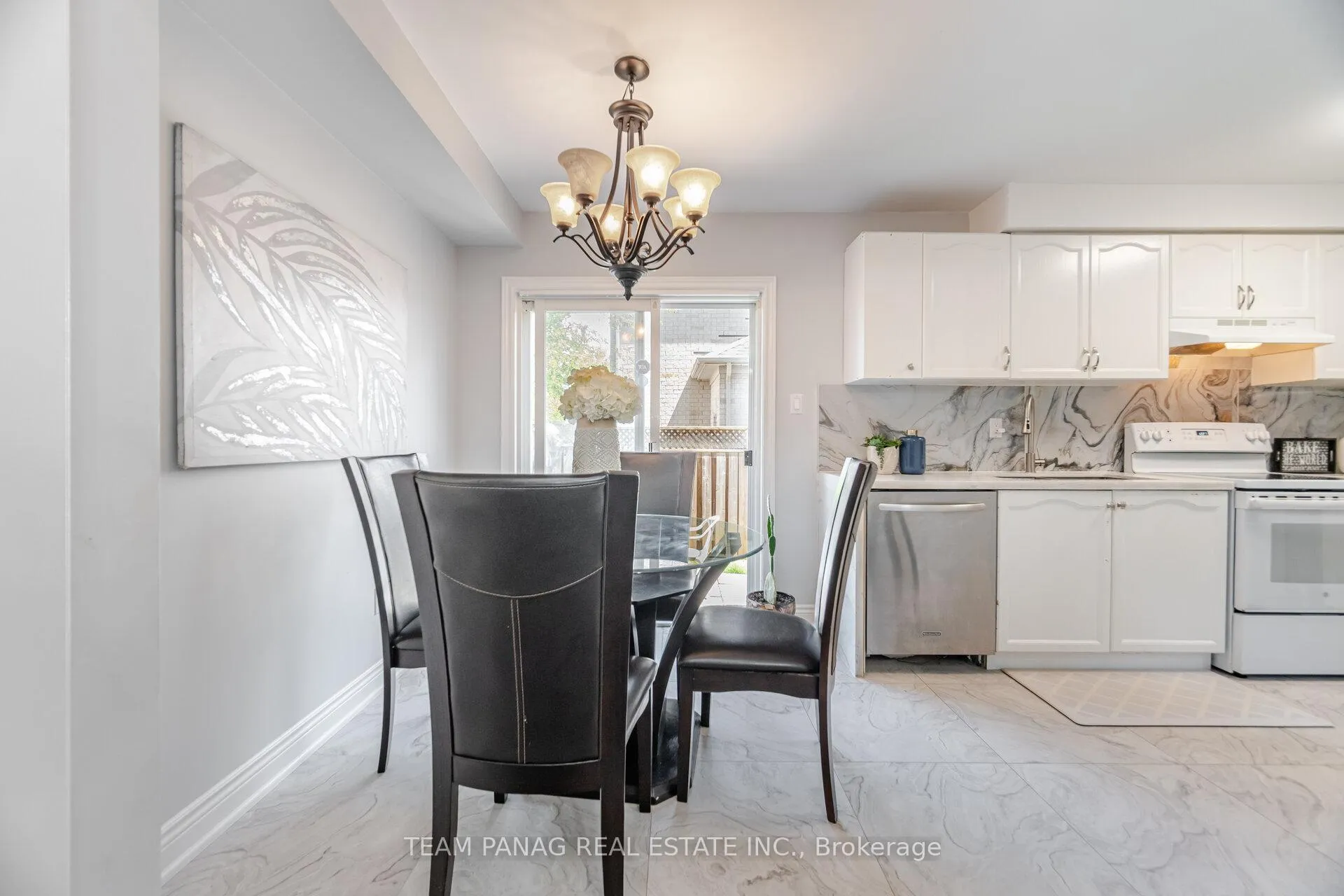 Photo 7 of 44 Deforest Drive, Brampton, Fletcher's Meadow — HOMEH