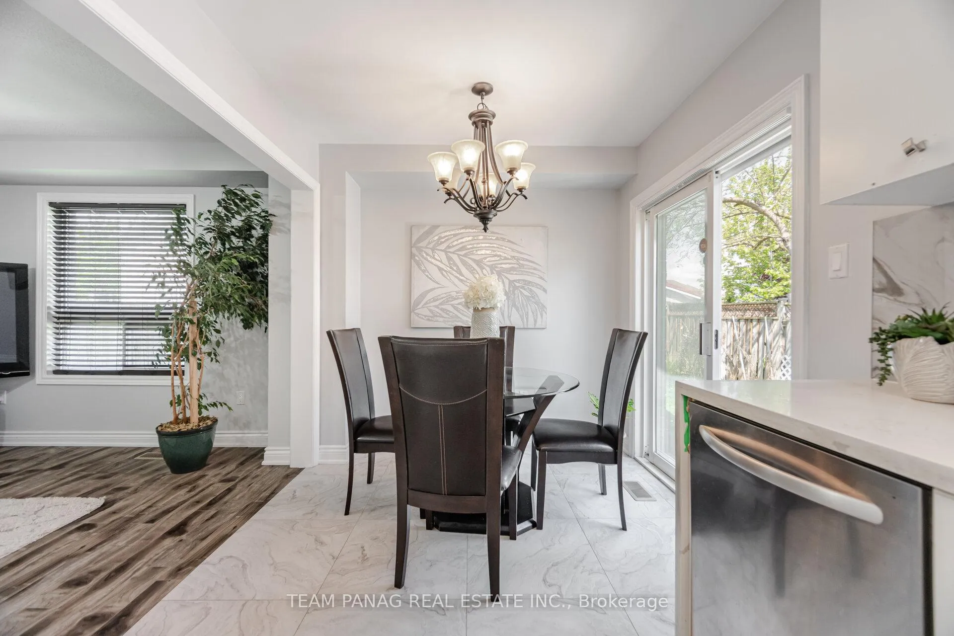 Photo 8 of 44 Deforest Drive, Brampton, Fletcher's Meadow — HOMEH