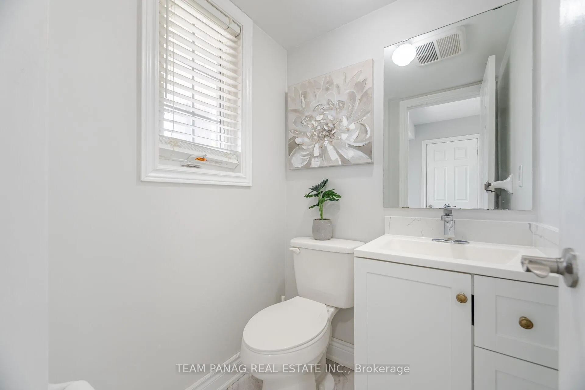Photo 13 of 44 Deforest Drive, Brampton, Fletcher's Meadow — HOMEH